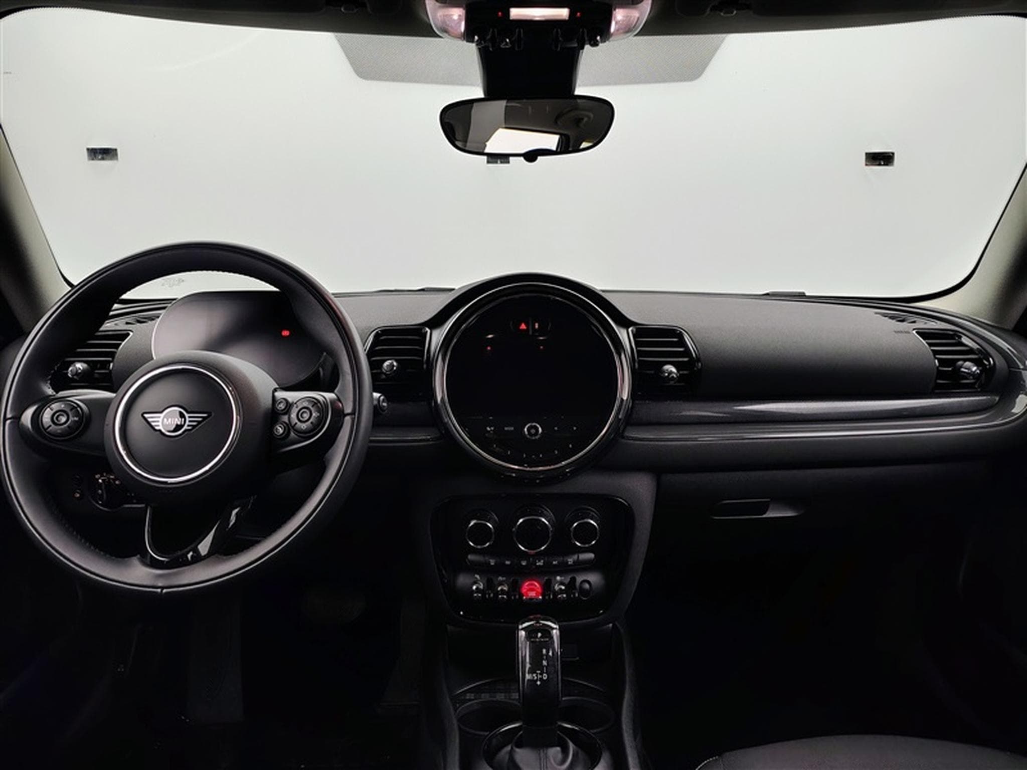 MINI One Mini Clubman 1.5 D One AUT. NAVI / PDC AV-AR / CLIM (2021) - Photo 8