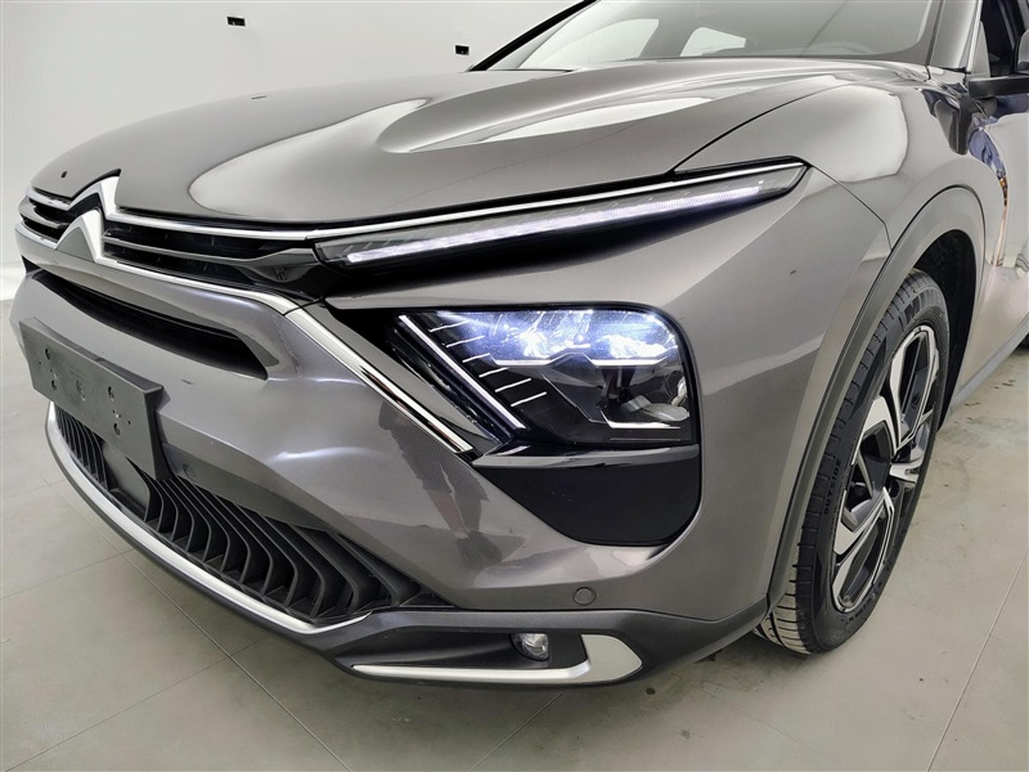 Citroen C5 X 1.2 Puretech 130cv EAT8 Shine NAVI / FULL LED / CUIR /CAMERA (2022) - Photo 15