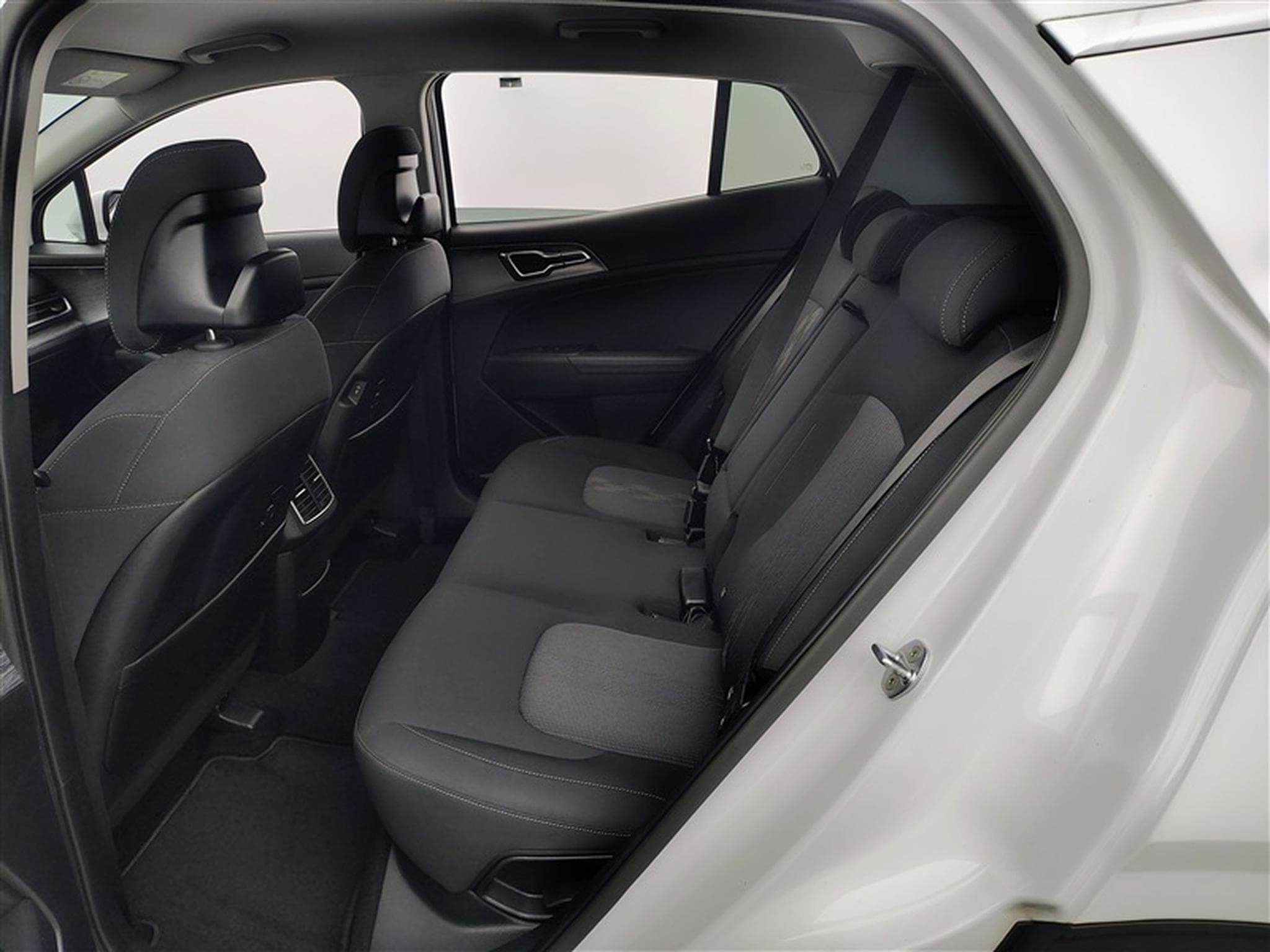 Kia Sportage 1.6 T-GDi AWD MHEV DCT (2022) - Photo 13
