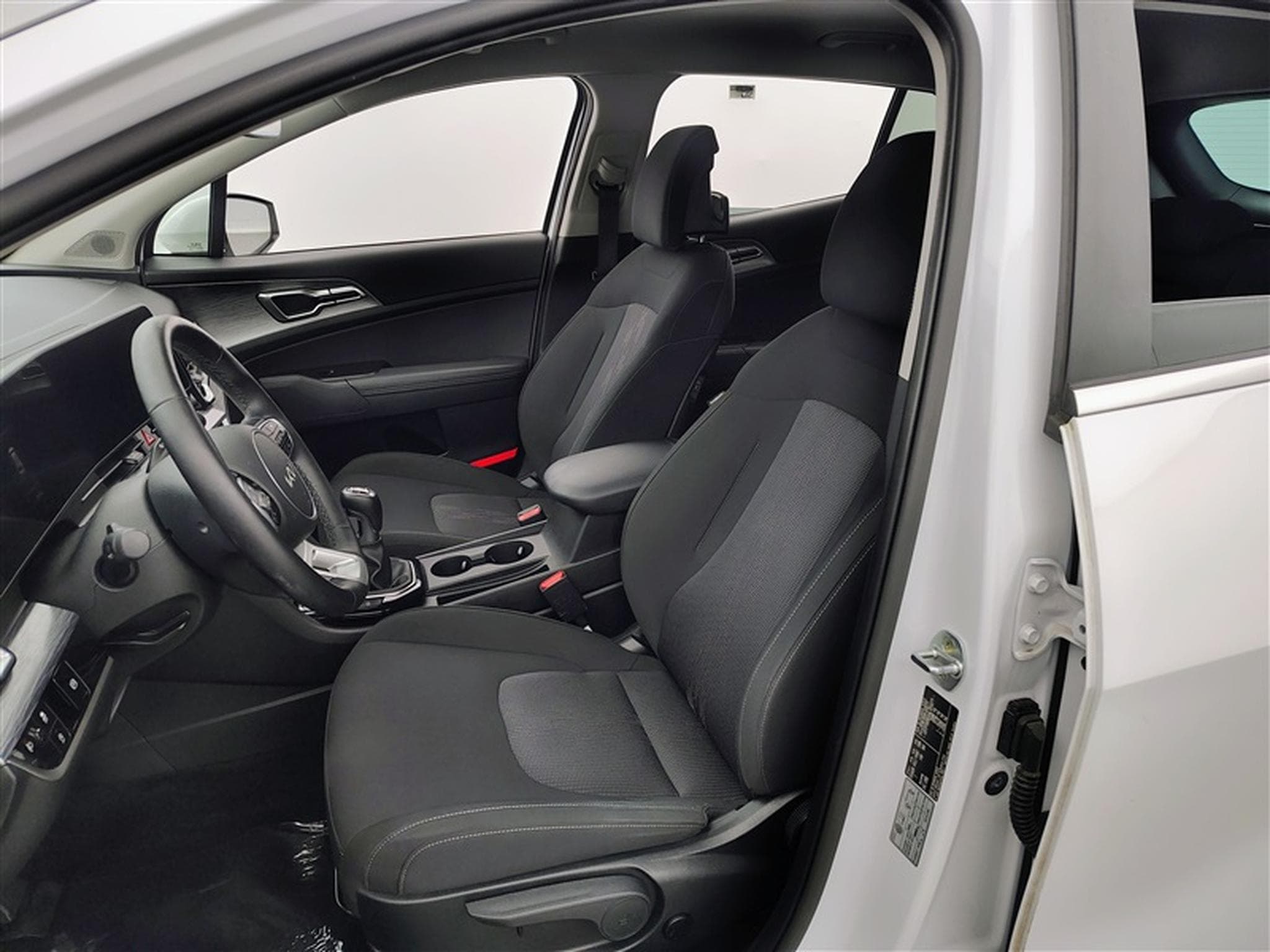 Kia Sportage 1.6 T-GDi AWD MHEV DCT (2022) - Photo 7