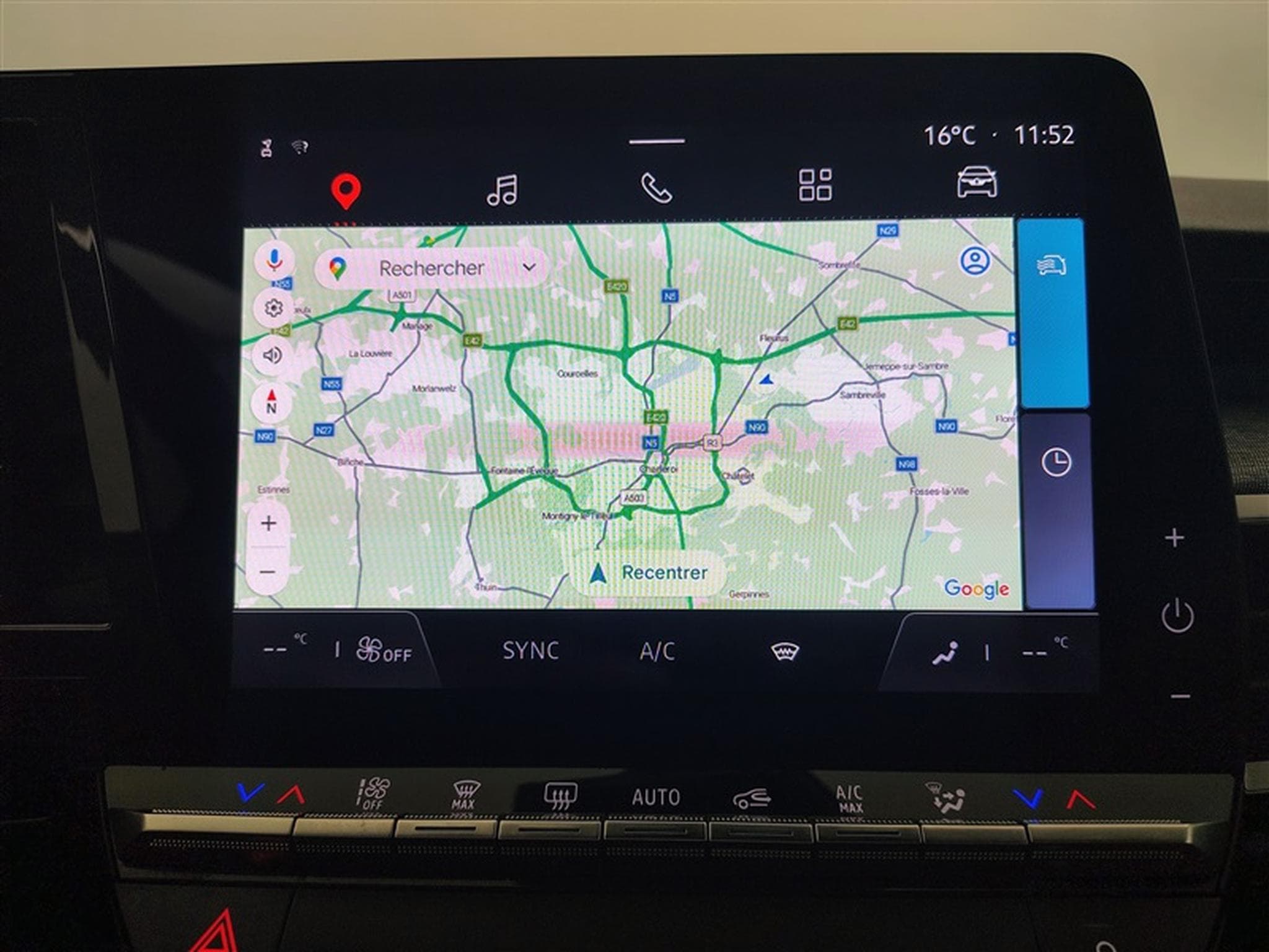 Renault Austral 1.3 T MHEV NAVI / CAMERA / CARPLAY / FULL LED (2024) - Photo 11