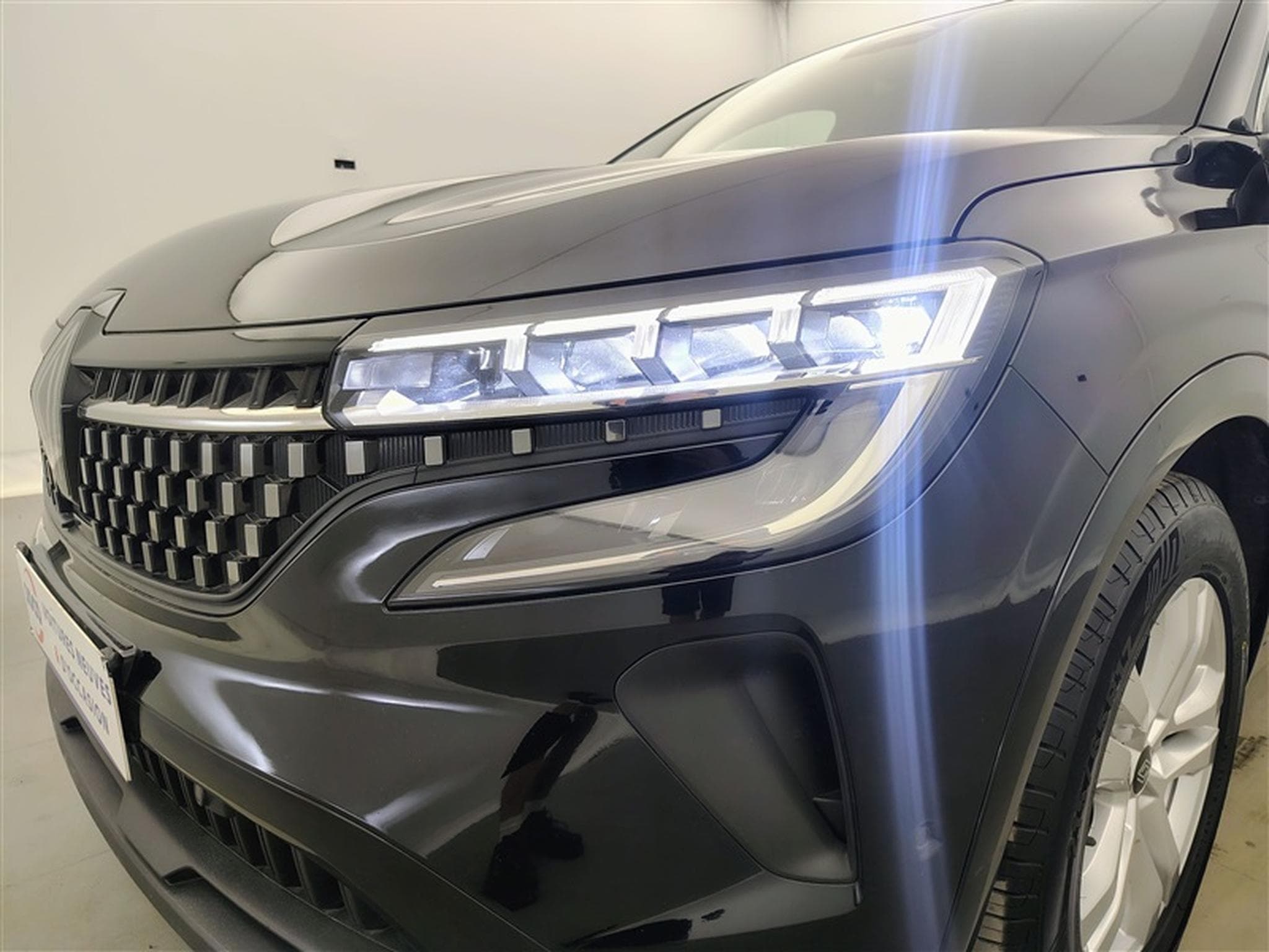Renault Austral 1.3 T MHEV NAVI / CAMERA / CARPLAY / FULL LED (2024) - Photo 15