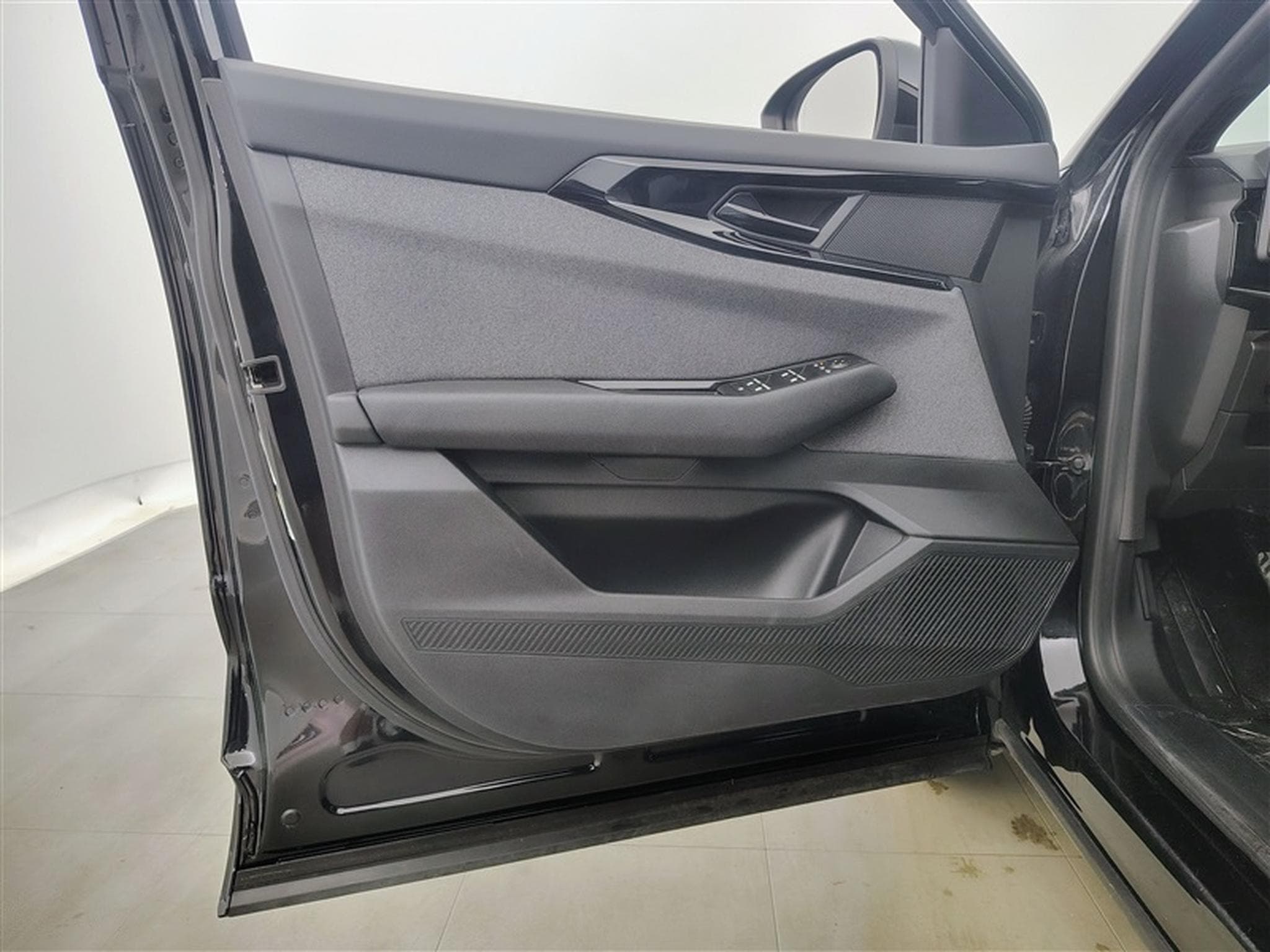 Renault Austral 1.3 T MHEV NAVI / CAMERA / CARPLAY / FULL LED (2024) - Photo 17