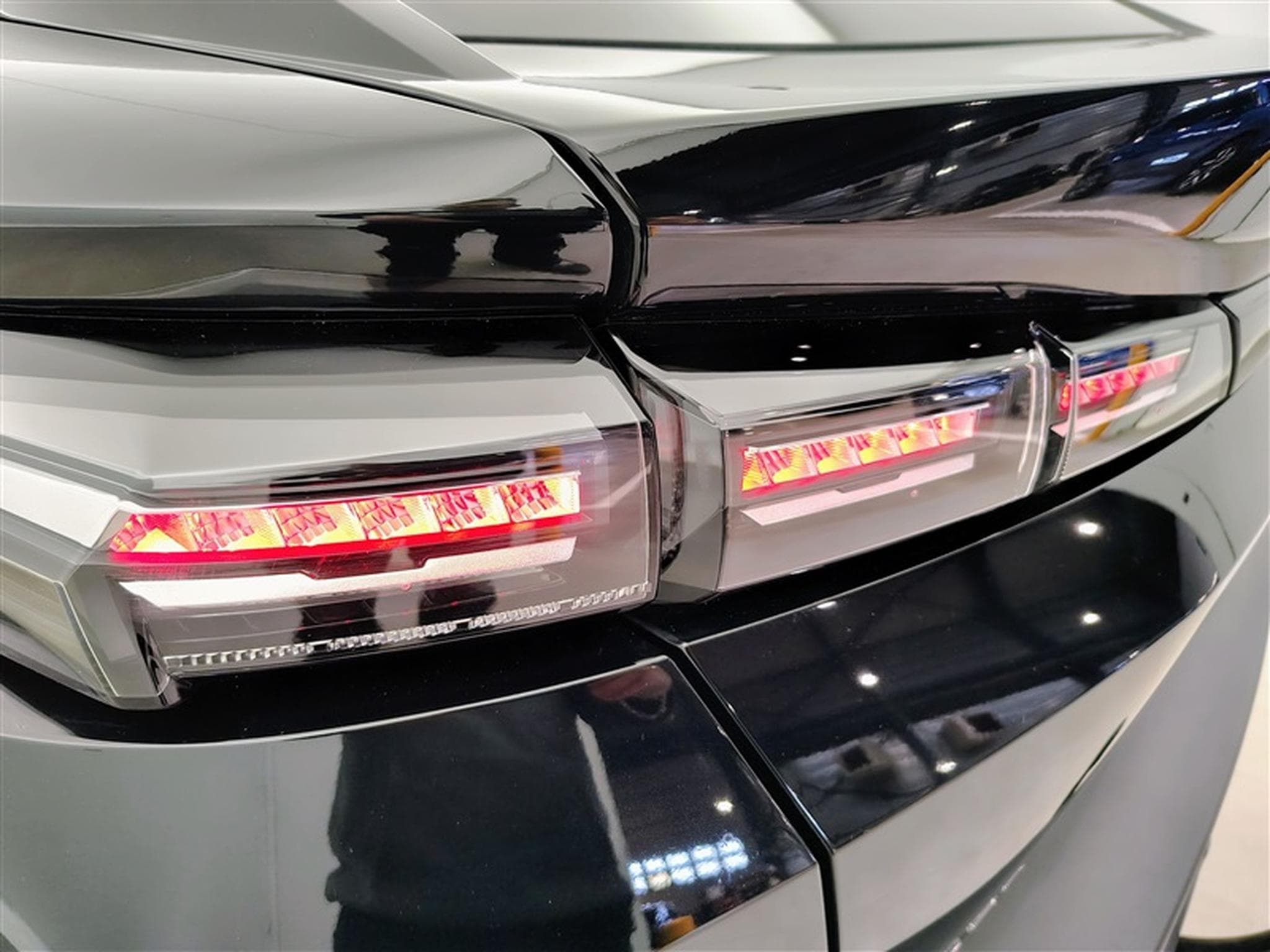 Peugeot 408 1.2 PureTech Allure Navi Cockpit / Led / PDC+Caméra (2024) - Photo 16