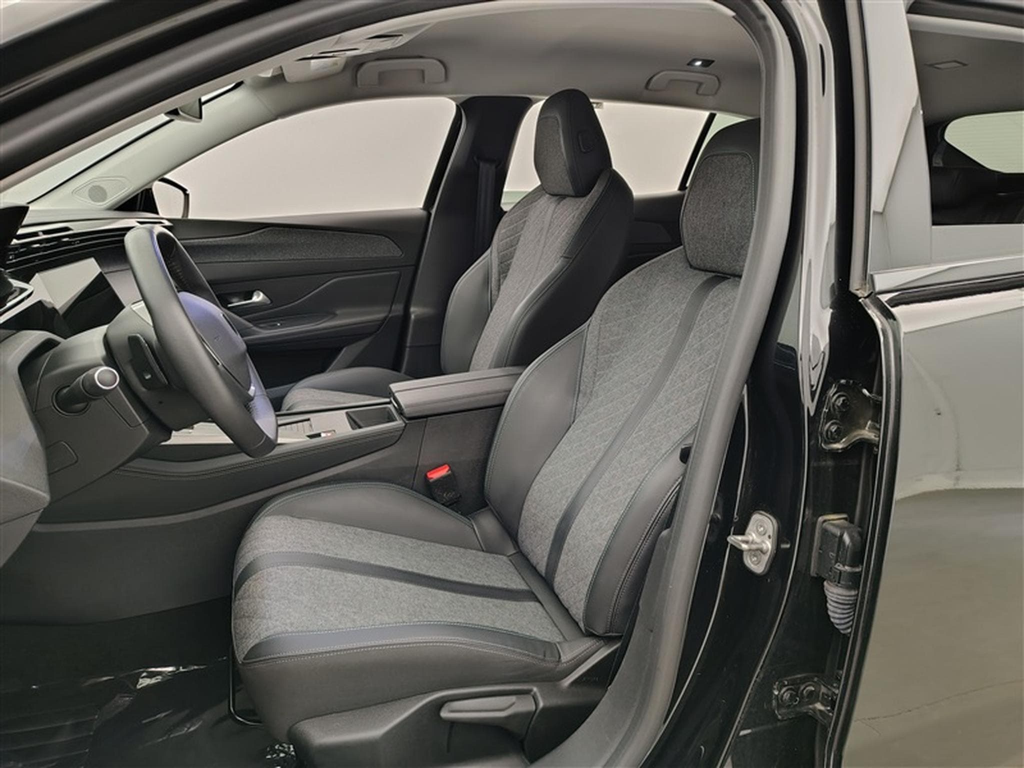 Peugeot 408 1.2 PureTech Allure Navi Cockpit / Led / PDC+Caméra (2024) - Photo 7