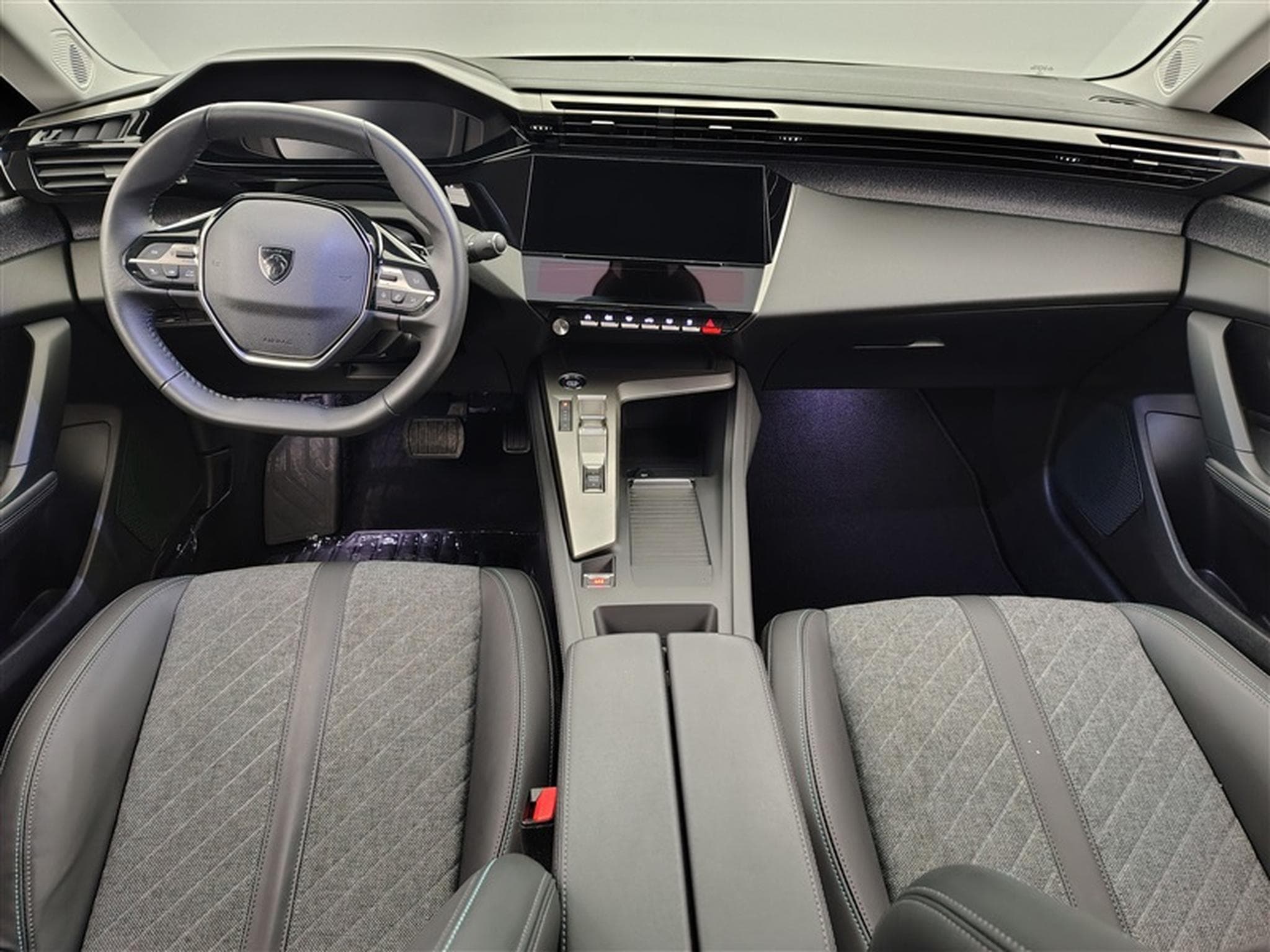 Peugeot 408 1.2 PureTech Allure Navi Cockpit / Led / PDC+Caméra (2024) - Photo 8