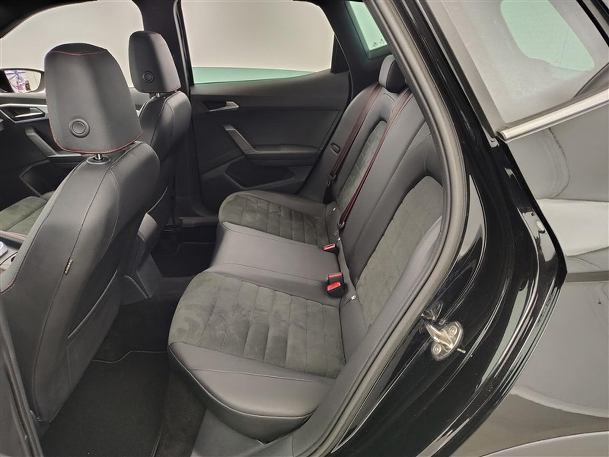 Seat Arona 1.5 TSI 150Cv DSG FR S-CUIR / NAVI / CAMERA (2024) - Photo 13