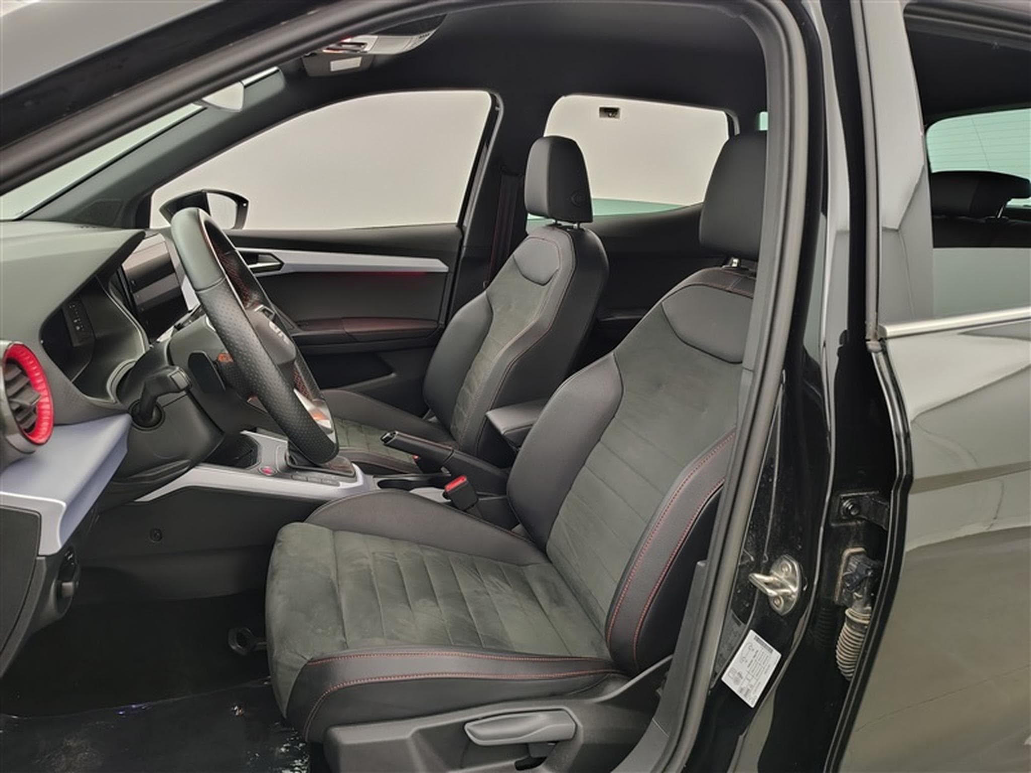 Seat Arona 1.5 TSI 150Cv DSG FR S-CUIR / NAVI / CAMERA (2024) - Photo 7