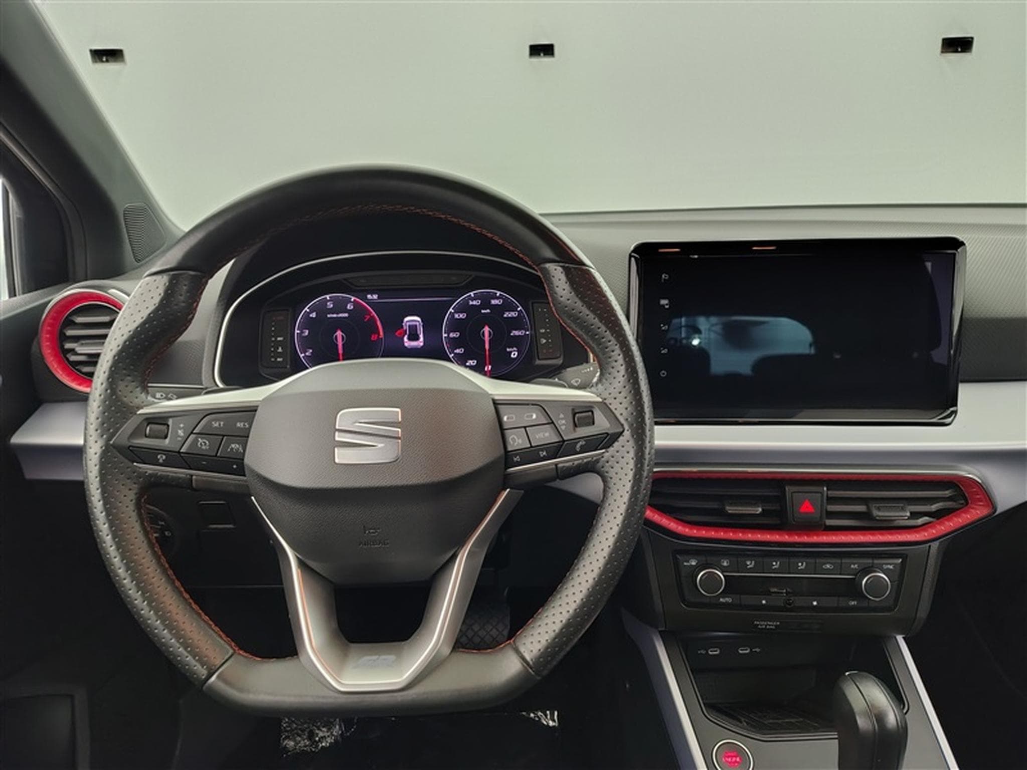 Seat Arona 1.5 TSI 150Cv DSG FR S-CUIR / NAVI / CAMERA (2024) - Photo 9