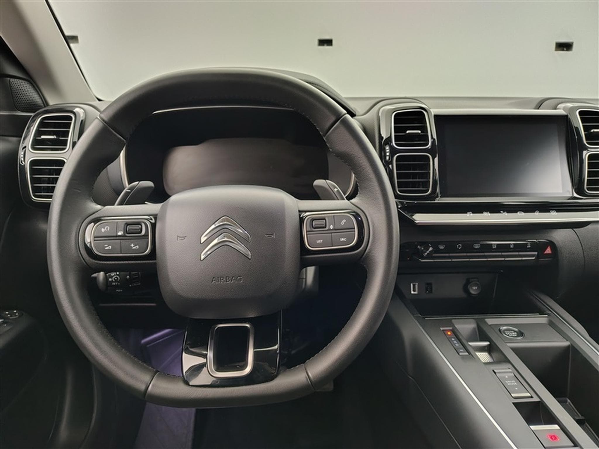 Citroen C5 Aircross 1.2 PureTech 130Cv EAT8 Feel S-CUIR / CARPLAY / CAMERA (2023) - Photo 9