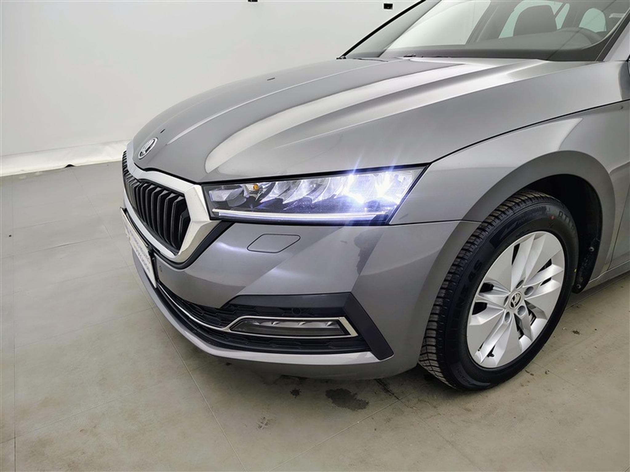 Skoda Octavia 1.0 TSI Clever+ NAVI / FULL LED / JA/PDC (2023) - Photo 15