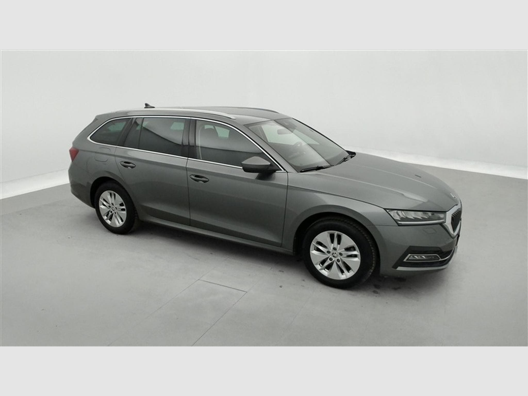 Skoda Octavia 1.0 TSI Clever+ NAVI / FULL LED / JA/PDC (2023) - Photo 23
