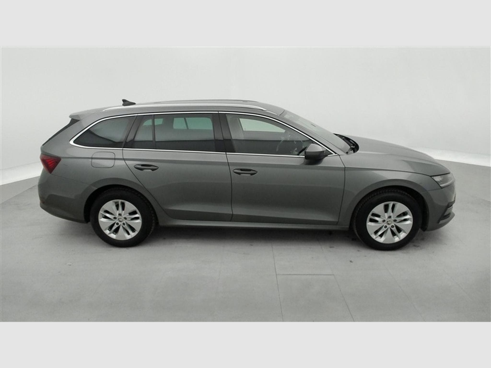 Skoda Octavia 1.0 TSI Clever+ NAVI / FULL LED / JA/PDC (2023) - Photo 24