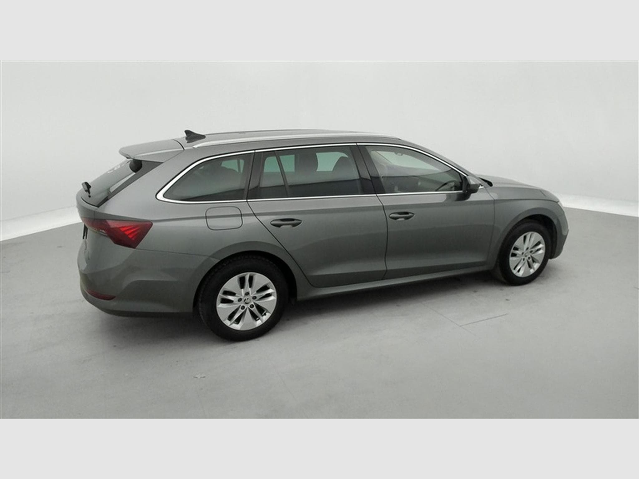 Skoda Octavia 1.0 TSI Clever+ NAVI / FULL LED / JA/PDC (2023) - Photo 25