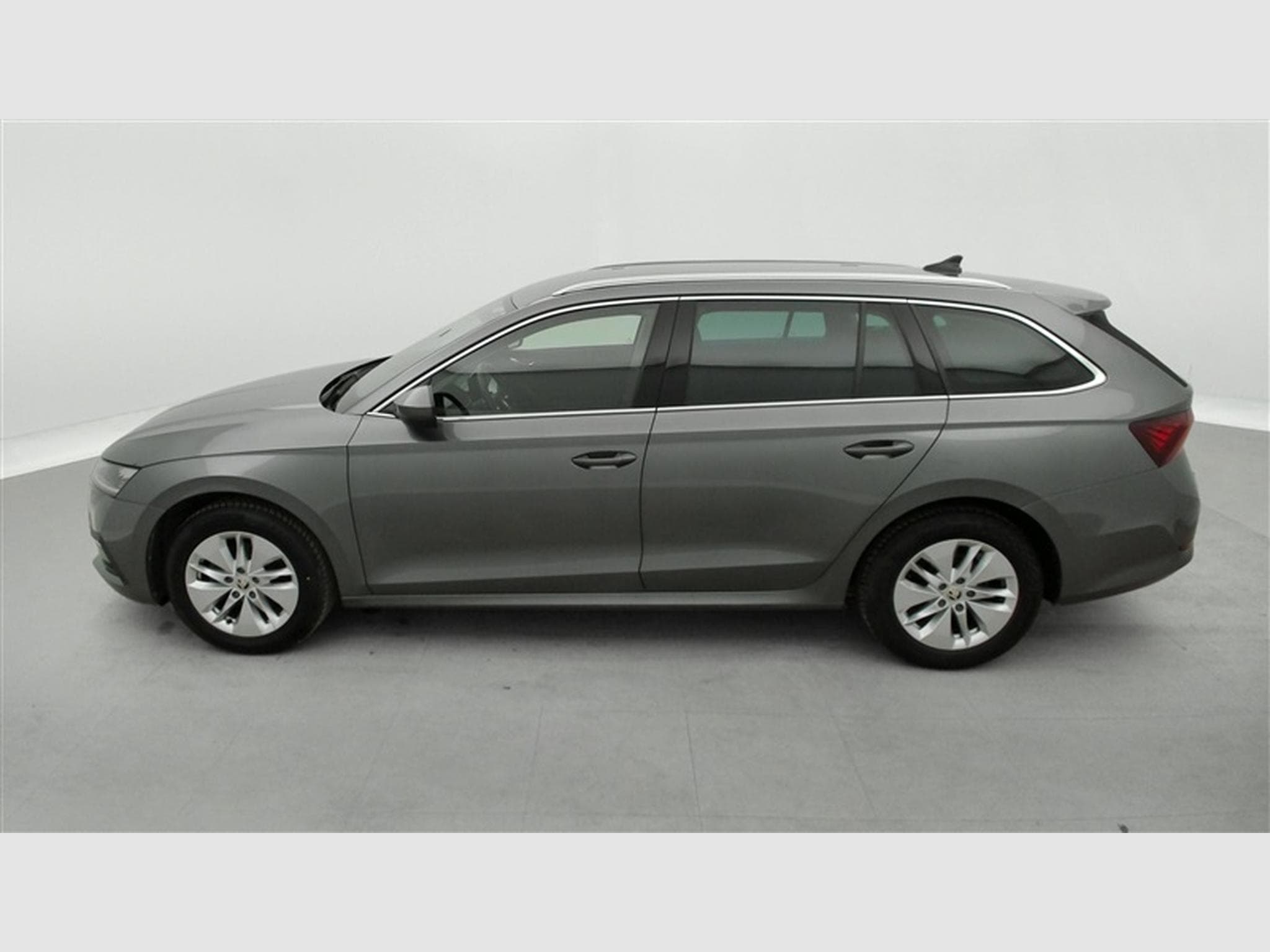 Skoda Octavia 1.0 TSI Clever+ NAVI / FULL LED / JA/PDC (2023) - Photo 3