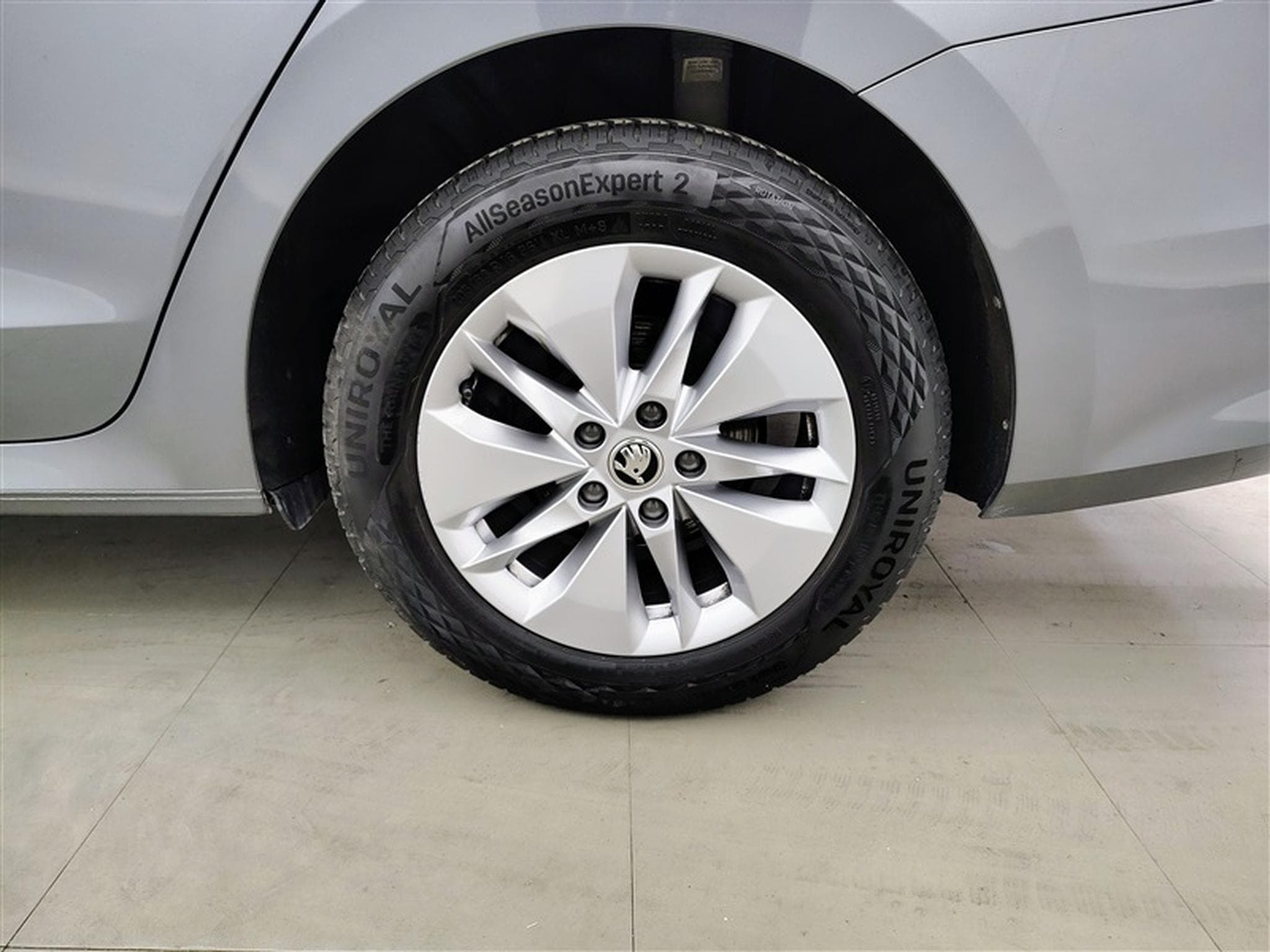 Skoda Octavia 1.0 TSI Clever+ NAVI / FULL LED / JA/PDC (2023) - Photo 6