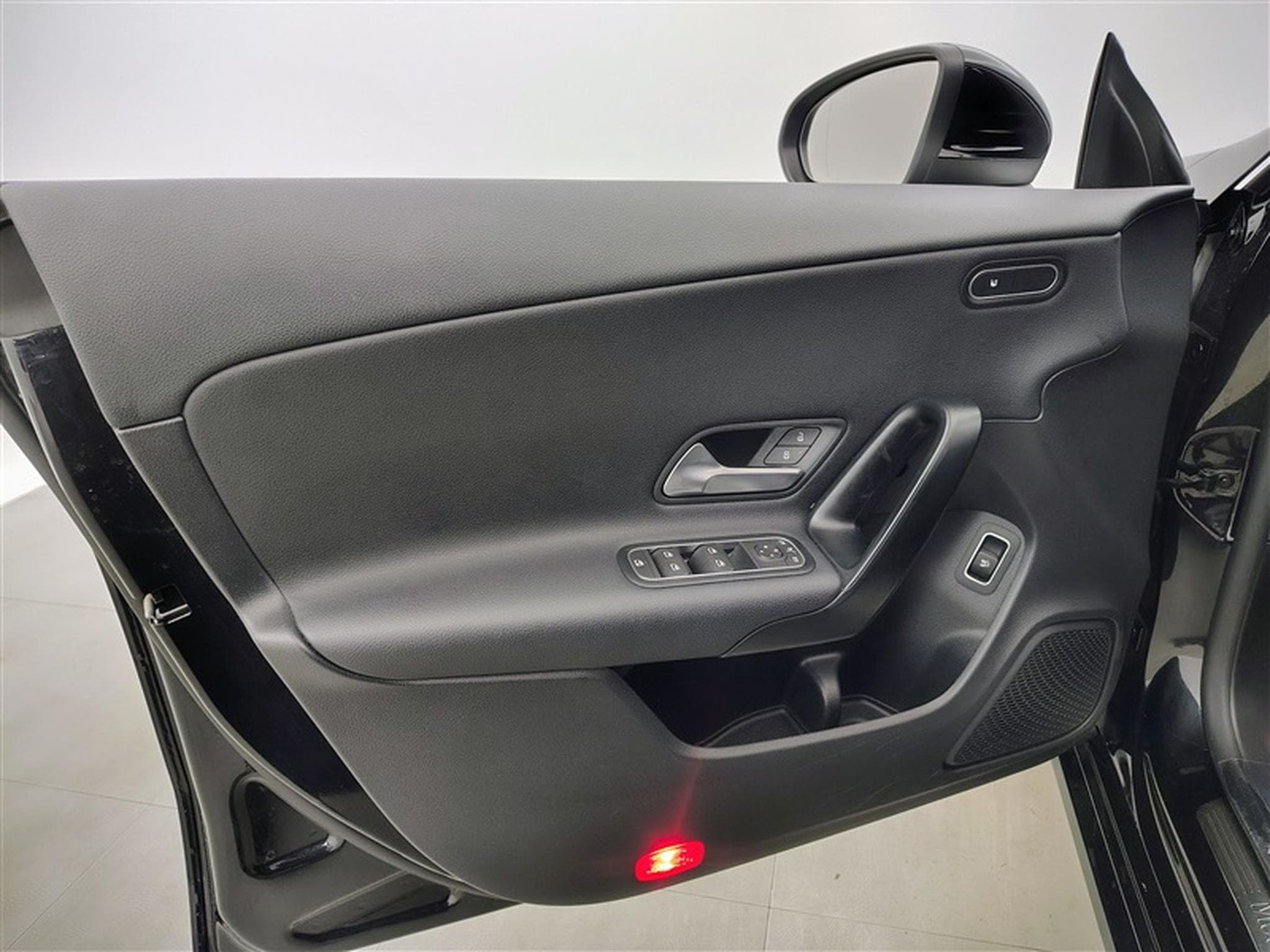 Mercedes CLA 180 Business Line  Navi / Led / PDC +Caméra (2023) - Photo 17