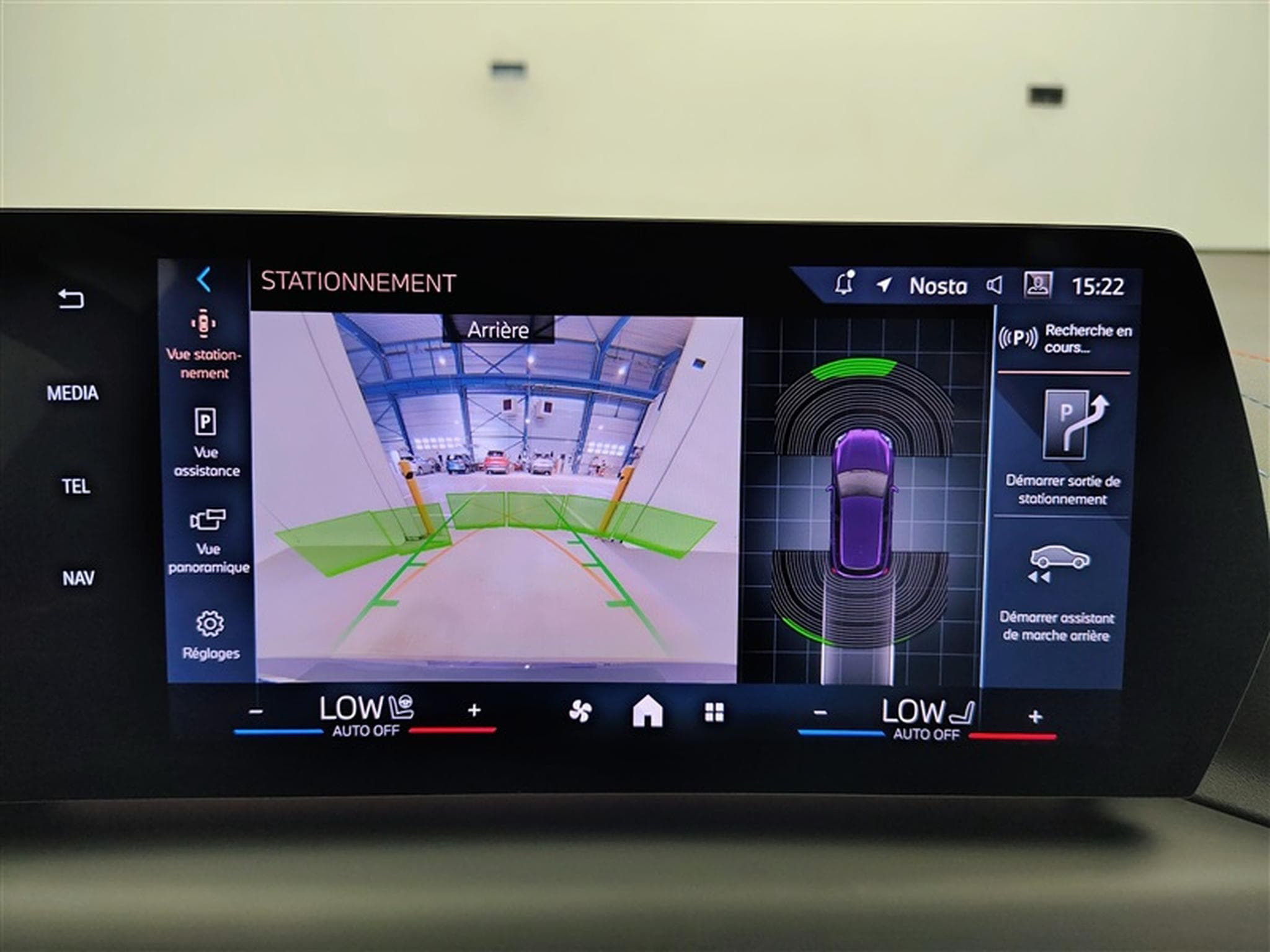 BMW 120 120i  **AUTO/PACK M/FULL LED/ALCANTARA/NAVI/CAMERA** (2025) - Photo 18