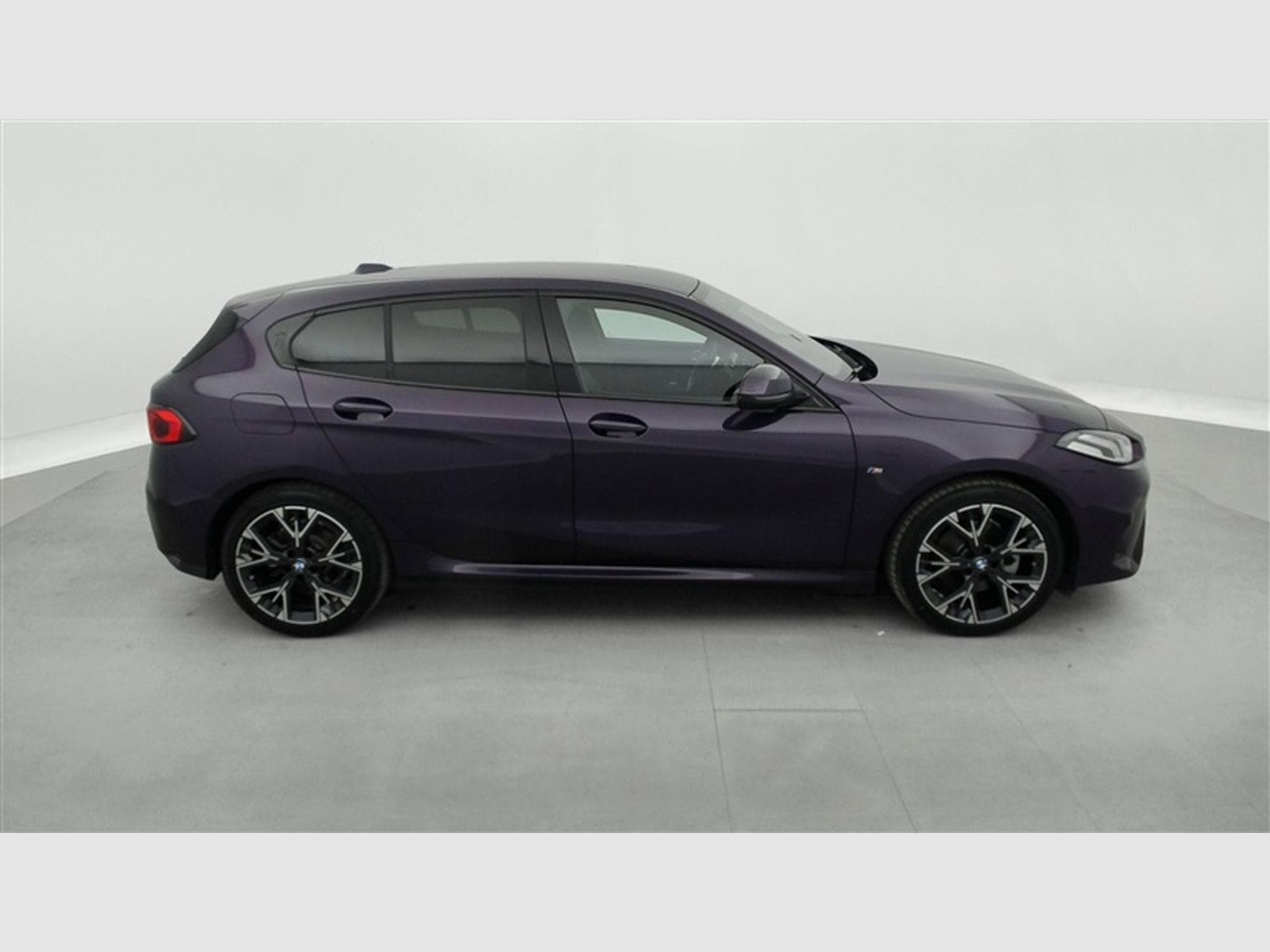 BMW 120 120i  **AUTO/PACK M/FULL LED/ALCANTARA/NAVI/CAMERA** (2025) - Photo 24
