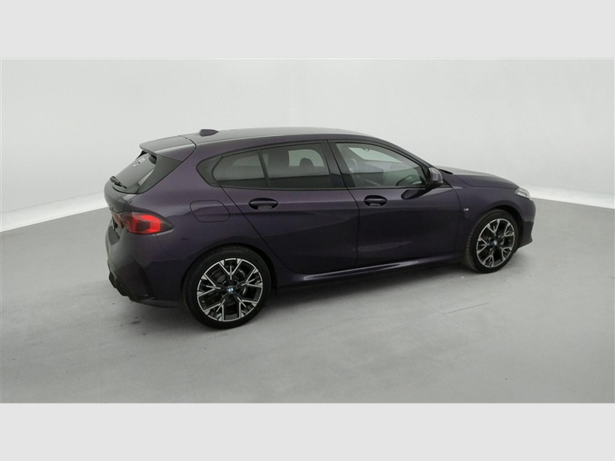 BMW 120 120i  **AUTO/PACK M/FULL LED/ALCANTARA/NAVI/CAMERA** (2025) - Photo 25
