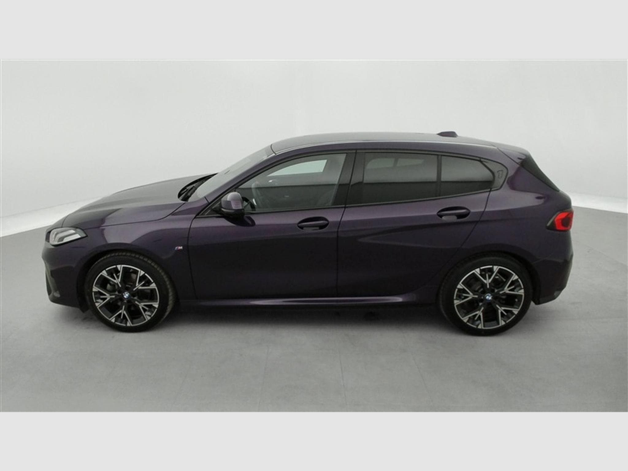 BMW 120 120i  **AUTO/PACK M/FULL LED/ALCANTARA/NAVI/CAMERA** (2025) - Photo 3