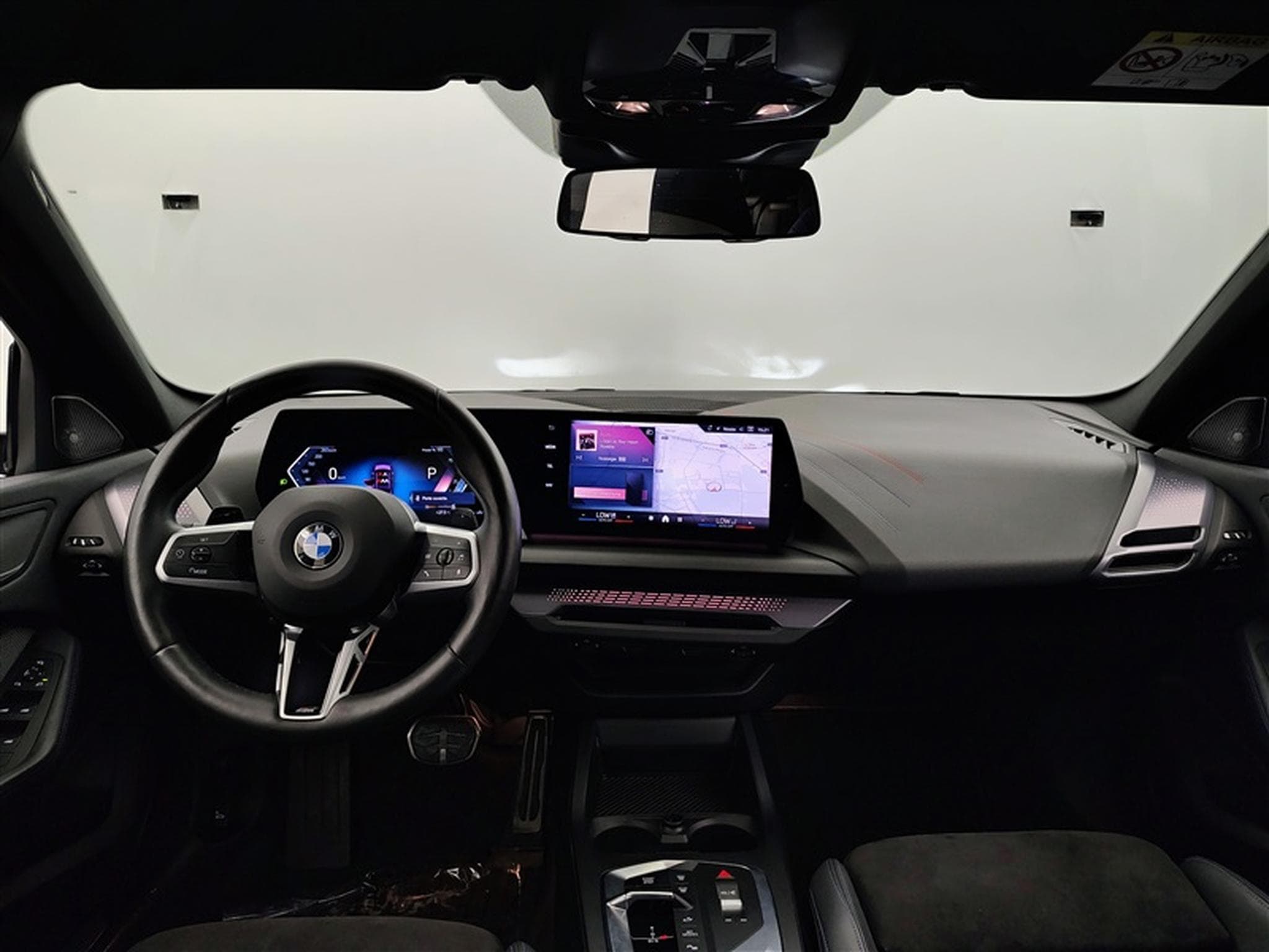 BMW 120 120i  **AUTO/PACK M/FULL LED/ALCANTARA/NAVI/CAMERA** (2025) - Photo 8