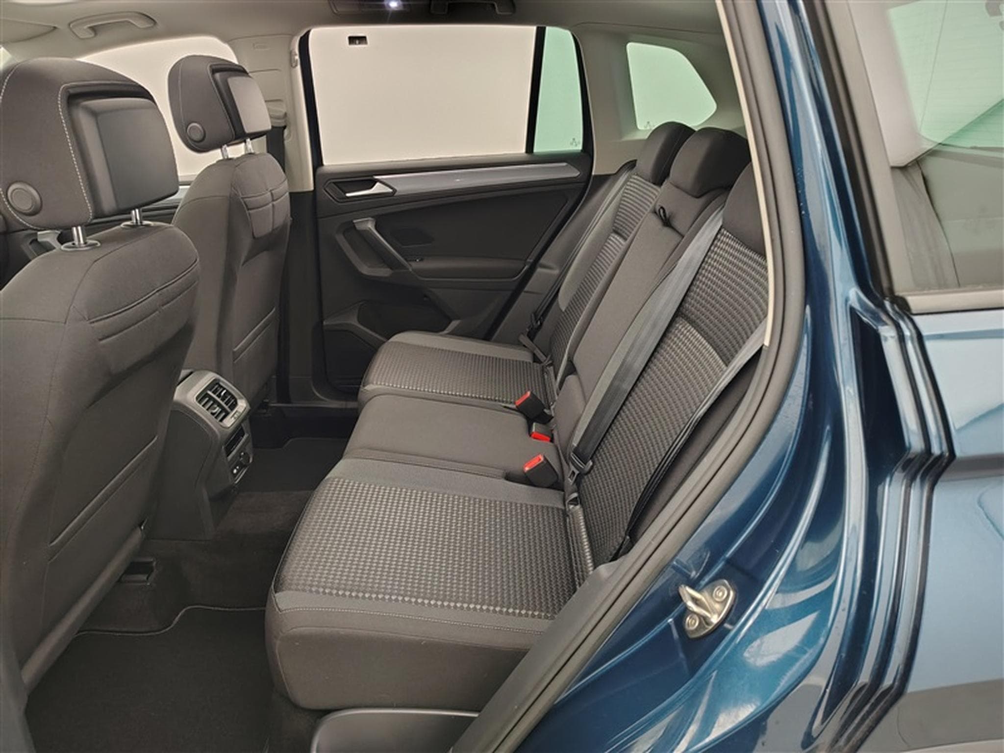 VW Tiguan 1.5 TSI Active DSG/NAVI/FULL LED/TO PANO/JA17/PDC AV AR (2022) - Photo 12