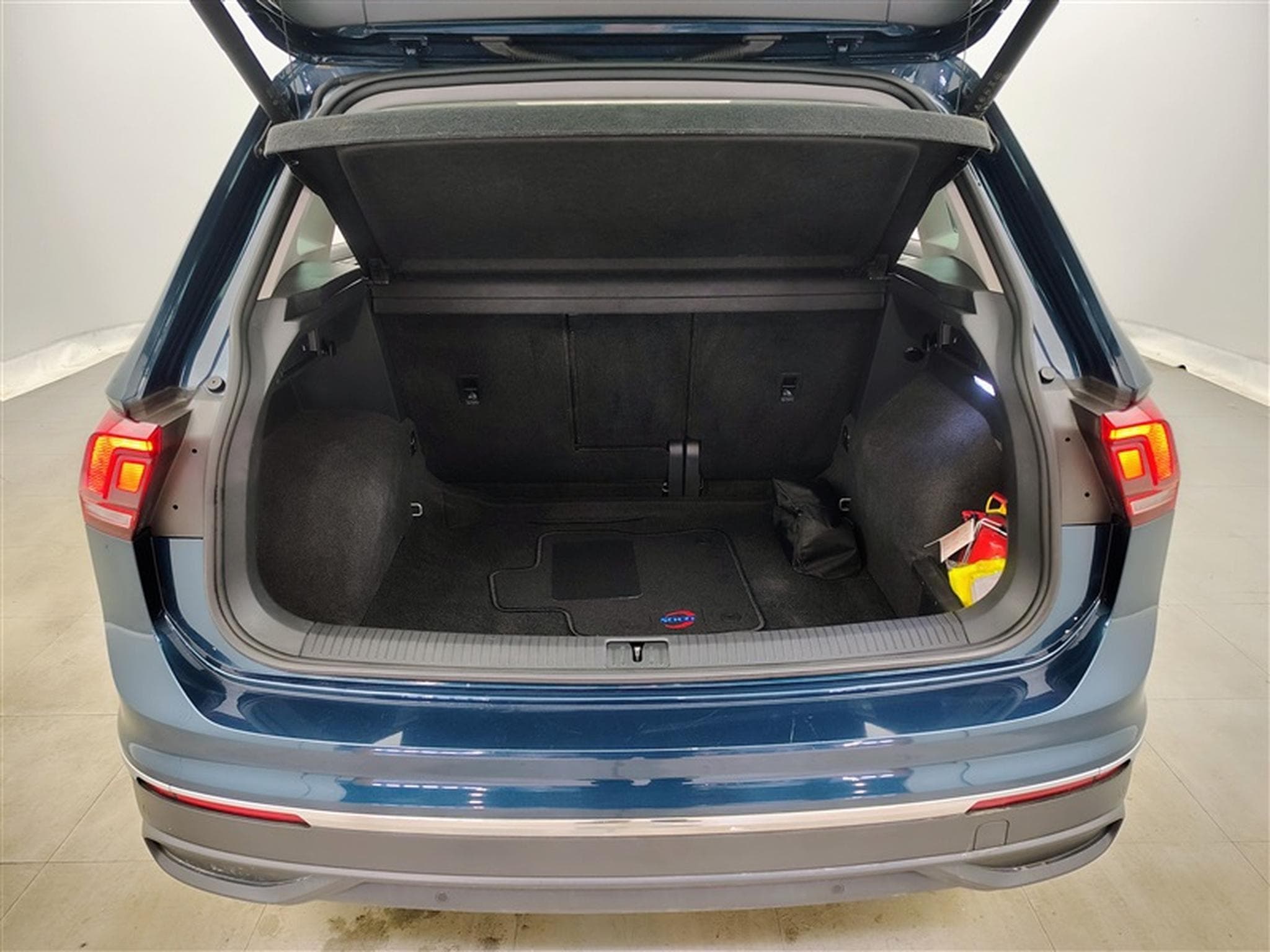 VW Tiguan 1.5 TSI Active DSG/NAVI/FULL LED/TO PANO/JA17/PDC AV AR (2022) - Photo 13