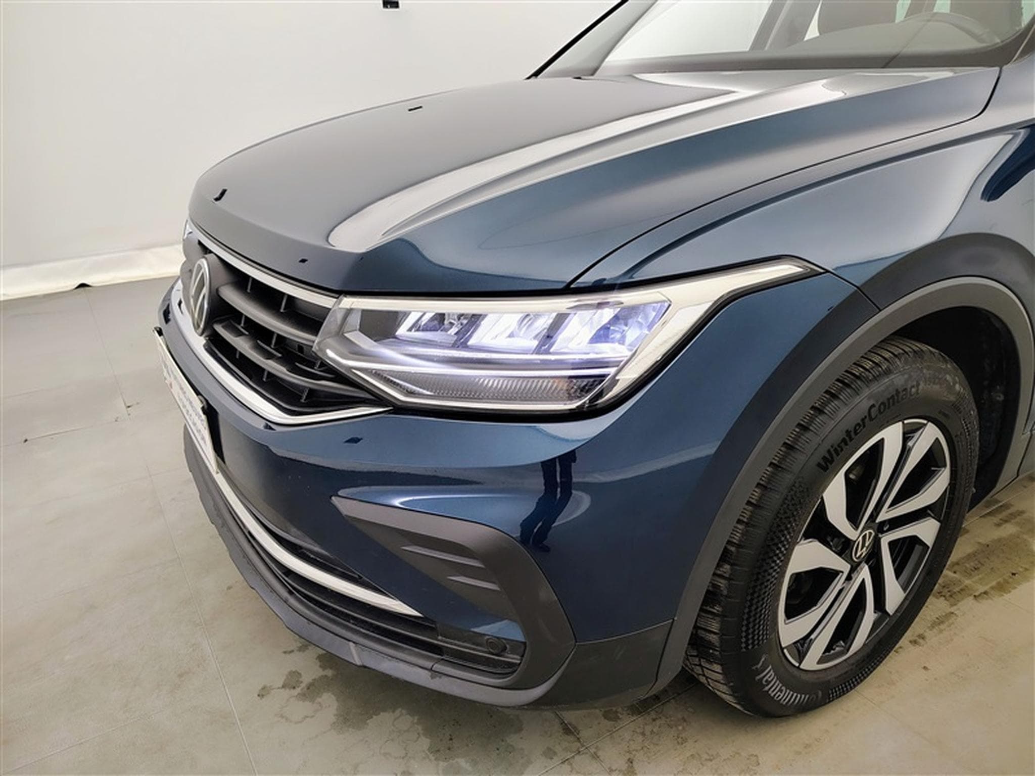 VW Tiguan 1.5 TSI Active DSG/NAVI/FULL LED/TO PANO/JA17/PDC AV AR (2022) - Photo 14