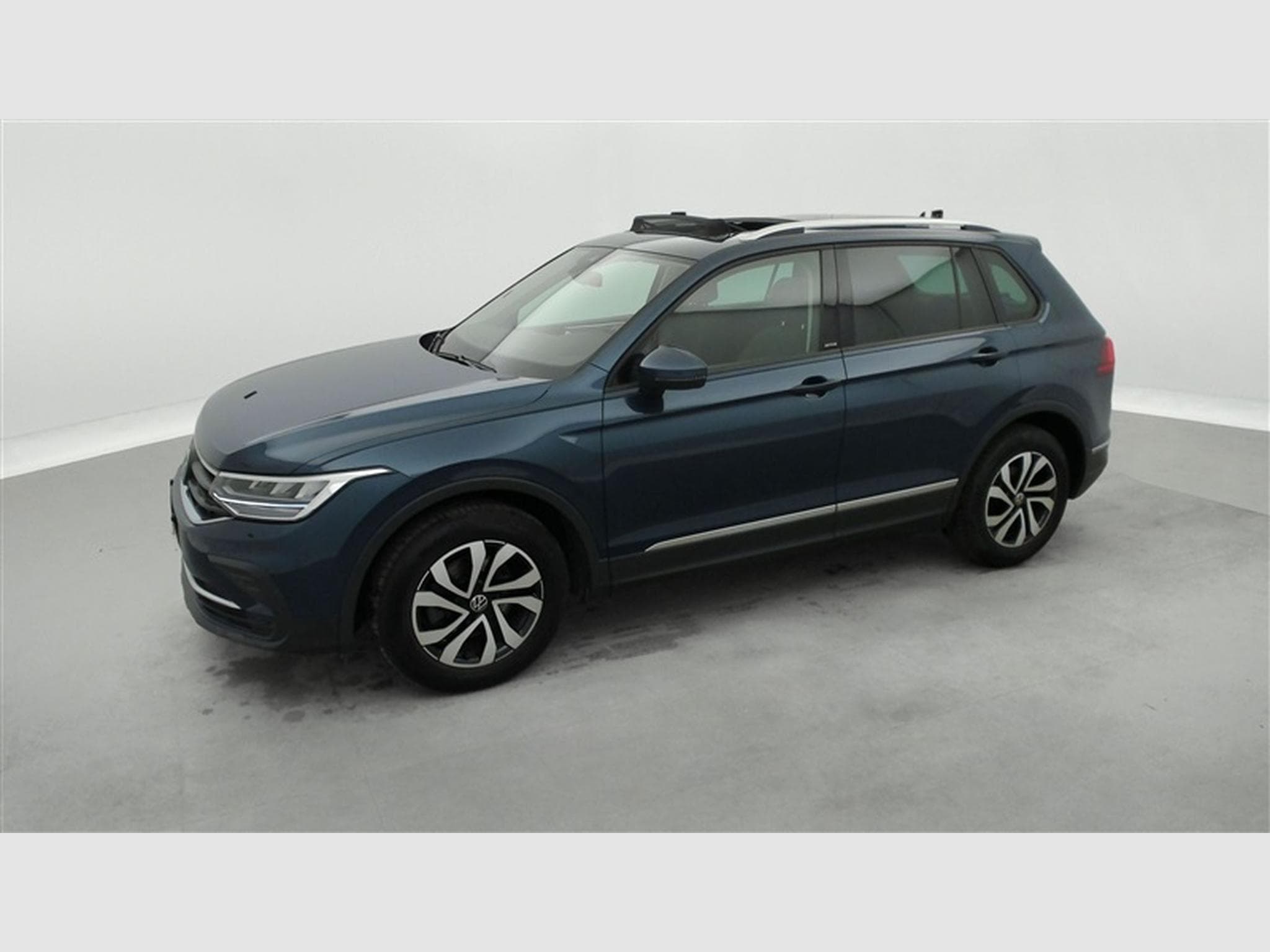 VW Tiguan 1.5 TSI Active DSG/NAVI/FULL LED/TO PANO/JA17/PDC AV AR (2022) - Photo 21