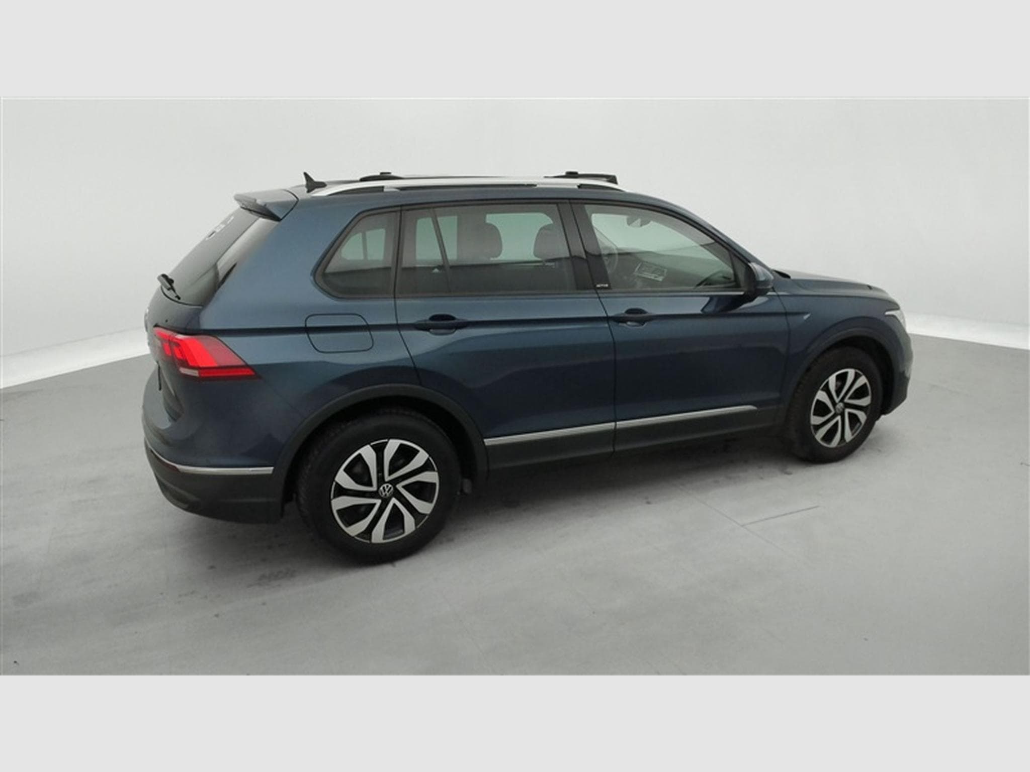 VW Tiguan 1.5 TSI Active DSG/NAVI/FULL LED/TO PANO/JA17/PDC AV AR (2022) - Photo 25