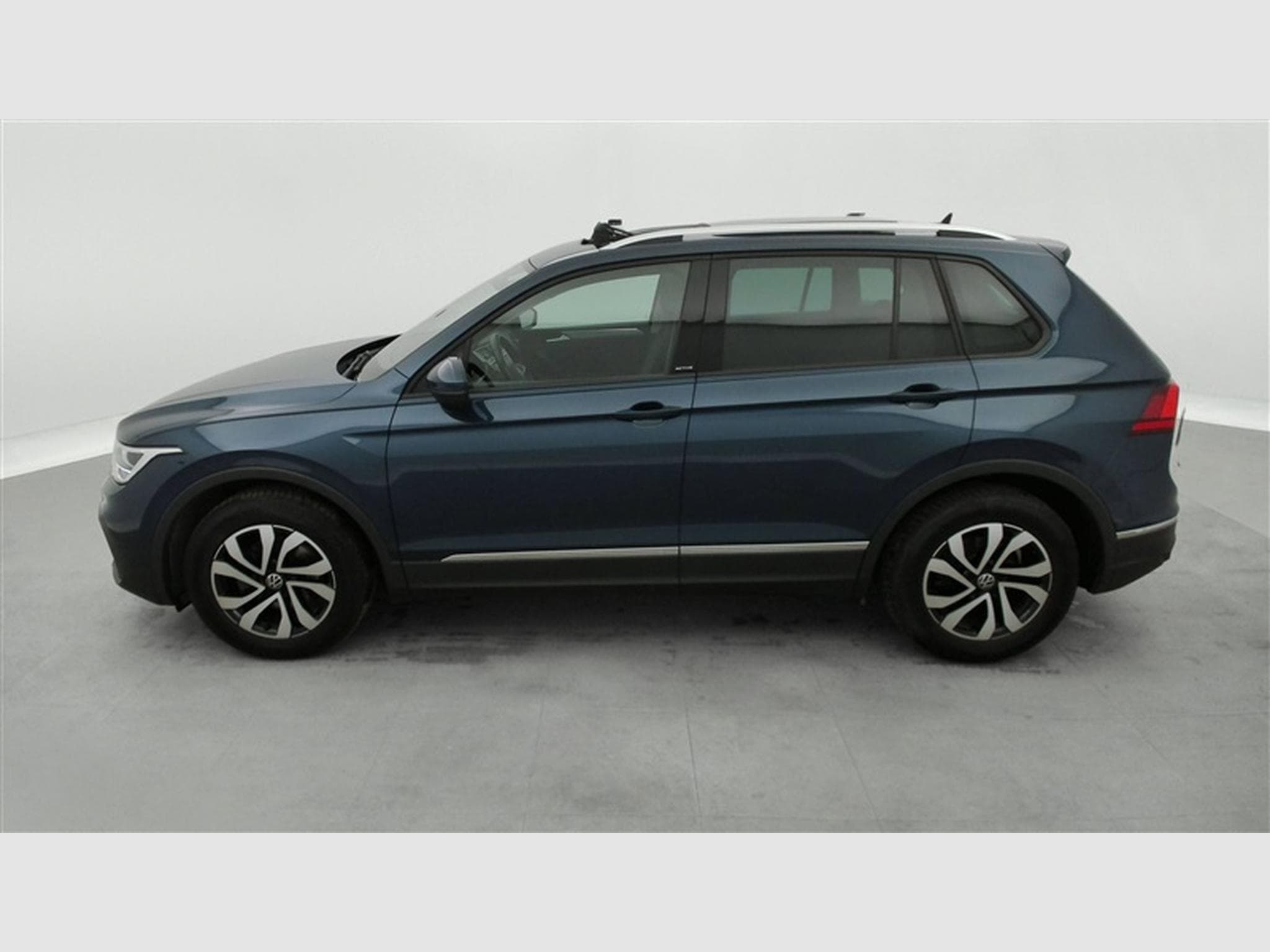 VW Tiguan 1.5 TSI Active DSG/NAVI/FULL LED/TO PANO/JA17/PDC AV AR (2022) - Photo 3