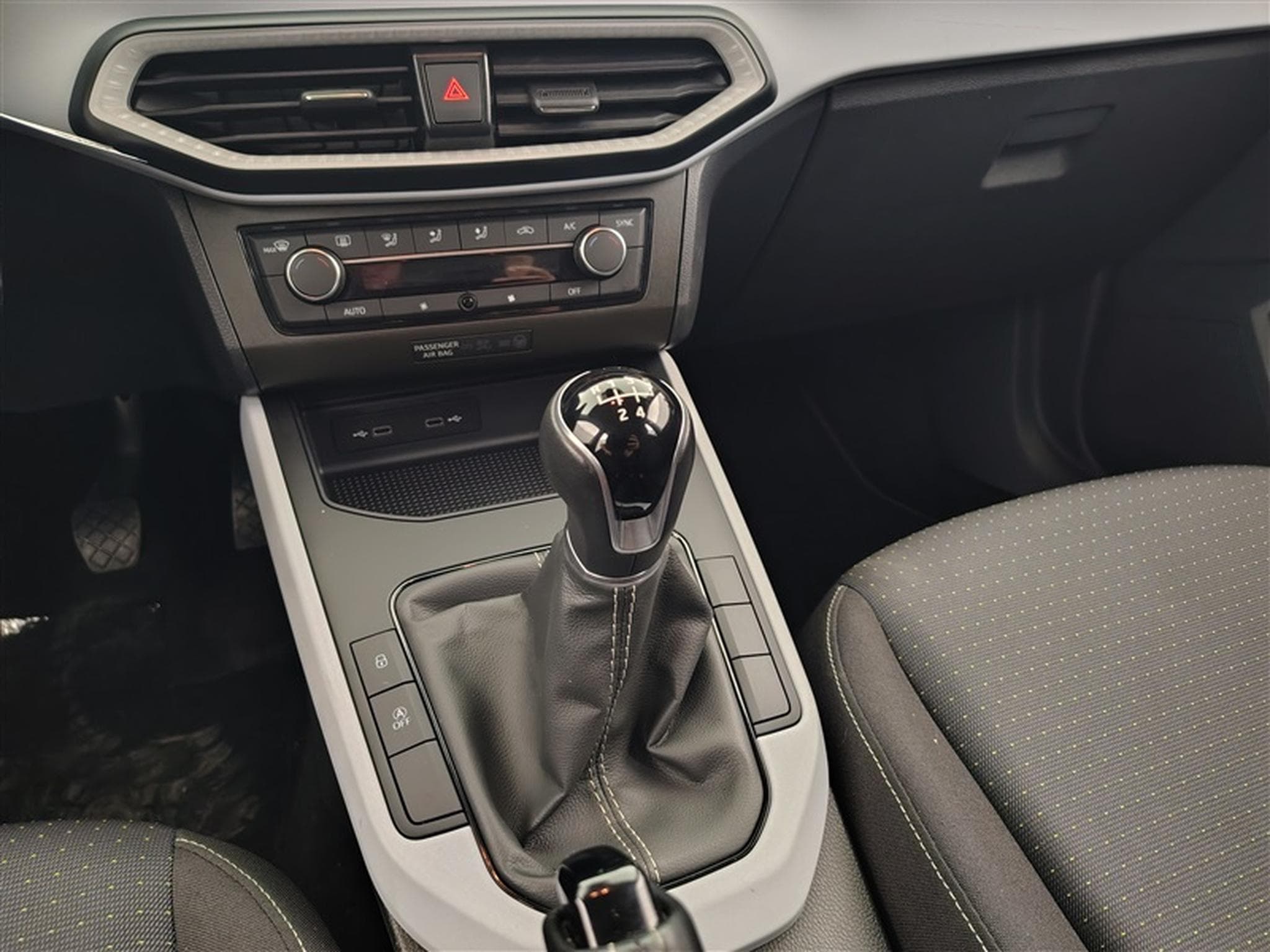 Seat Arona 1.0 TSI Move! Navi / Led / PDC (2023) - Photo 12