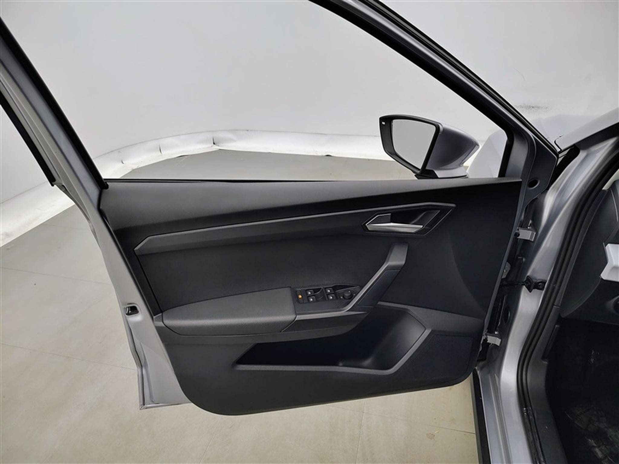 Seat Arona 1.0 TSI Move! Navi / Led / PDC (2023) - Photo 16