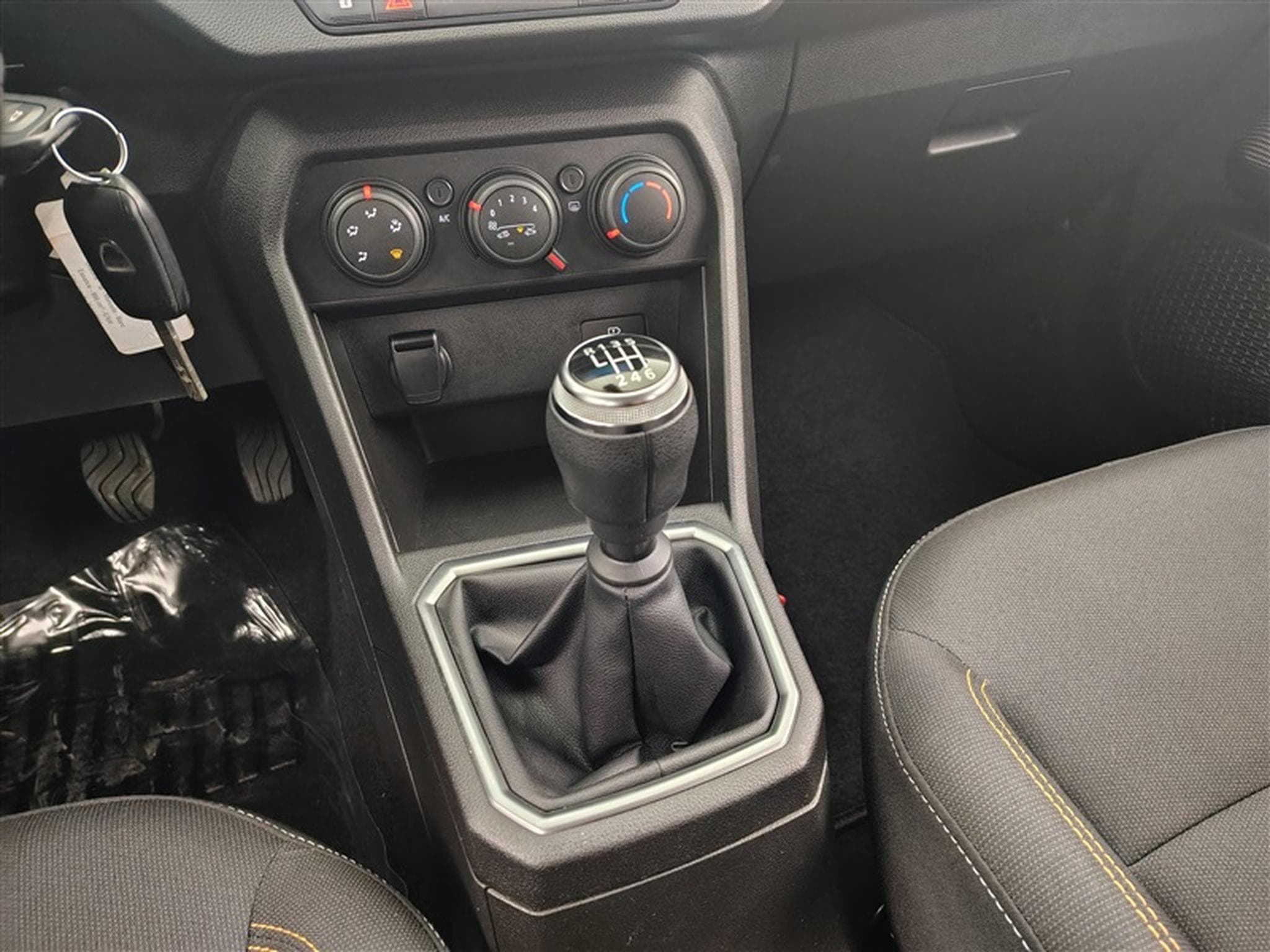 Dacia Sandero Stepway 1.0 TCe *NAVI/FULL LED/CAMERA/CARPLAY/PDC AV* (2022) - Photo 12