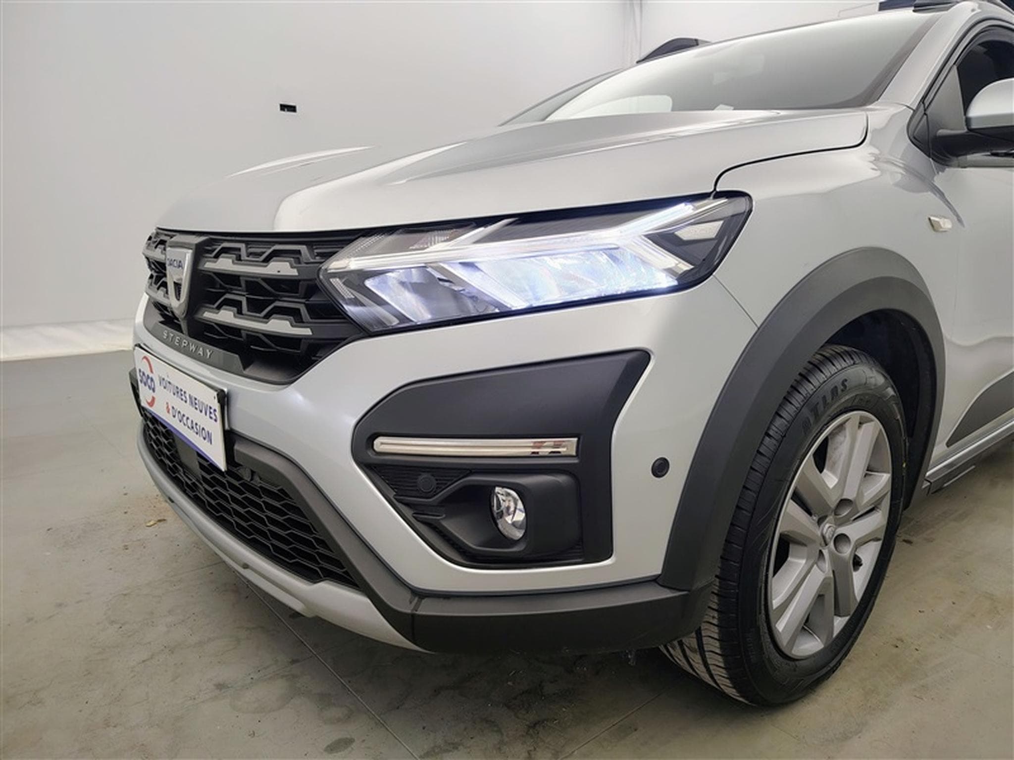 Dacia Sandero Stepway 1.0 TCe *NAVI/FULL LED/CAMERA/CARPLAY/PDC AV* (2022) - Photo 15