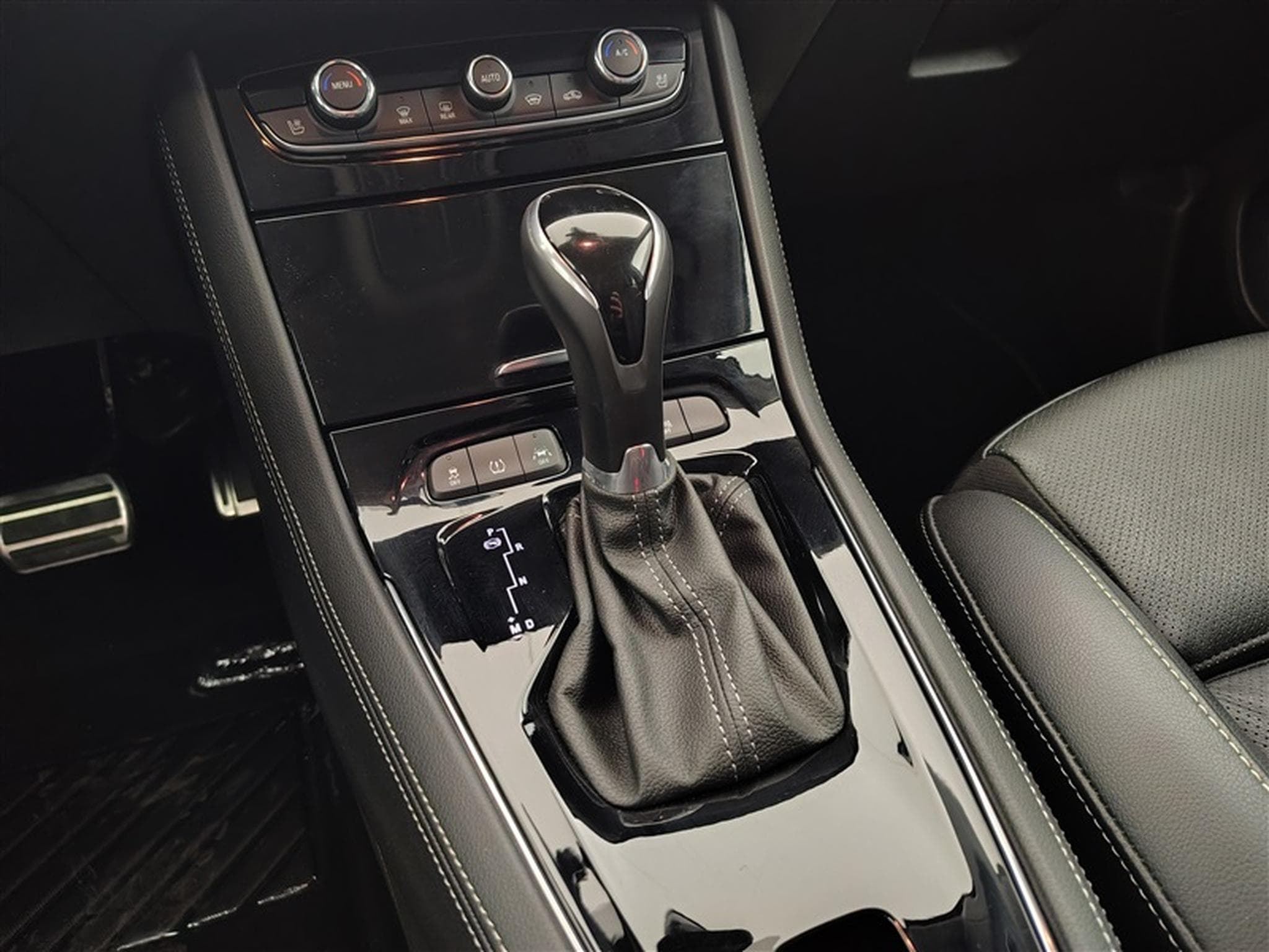 Opel Grandland 1.5 Turbo D AT8 Ultimate  Cuir / Navi / Led (2021) - Photo 12
