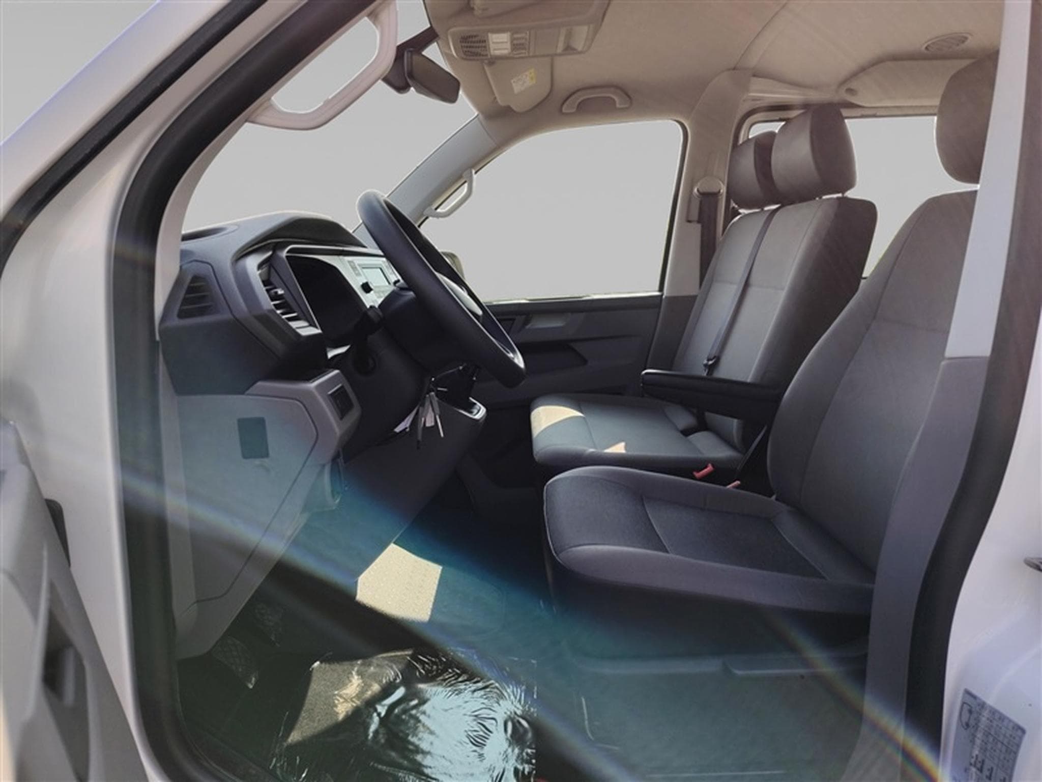 VW T6.1 2.0 TDI Combi 9pl. CLIM / BLUETOOTH / PDC AR (2022) - Photo 7