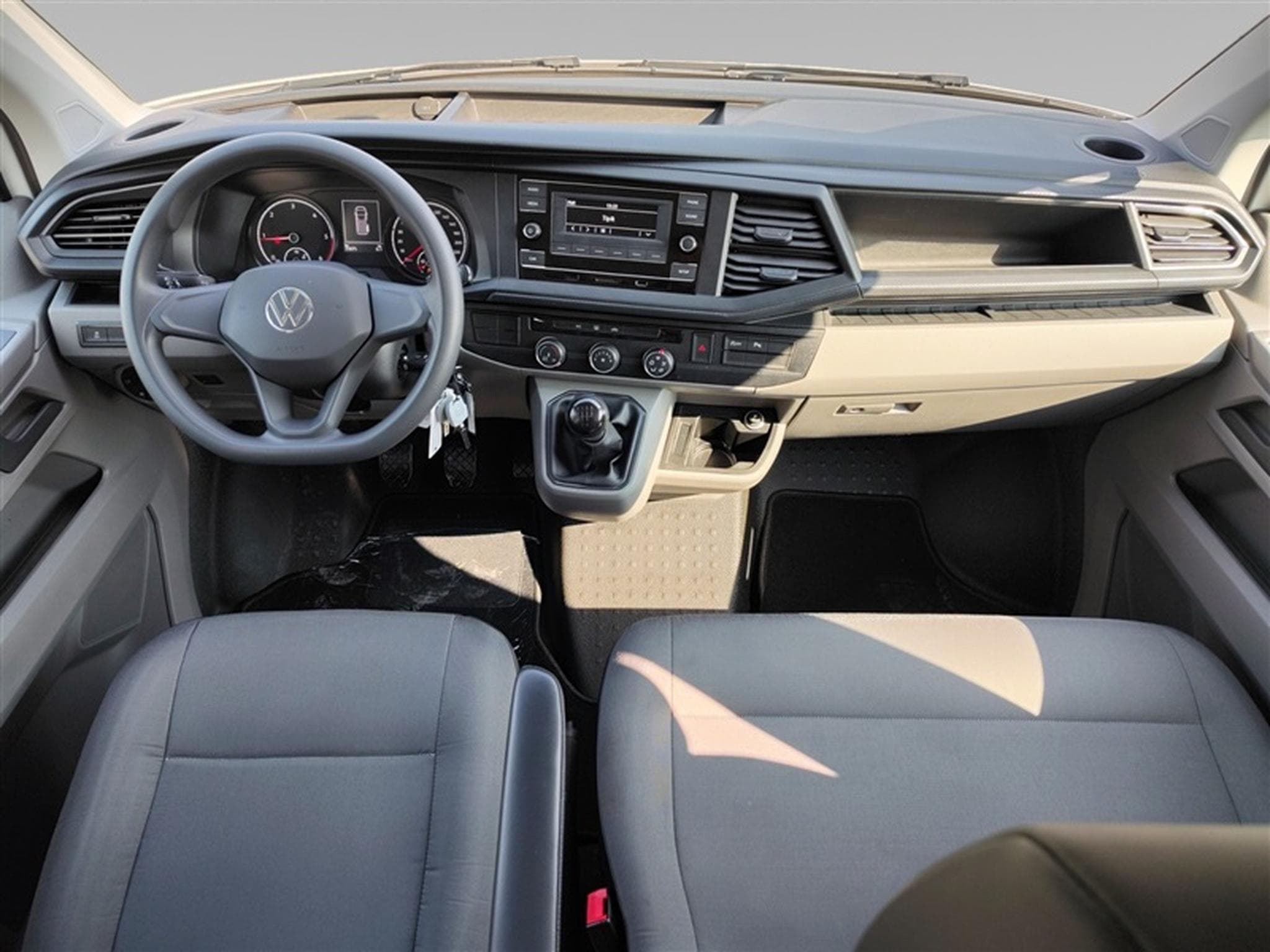 VW T6.1 2.0 TDI Combi 9pl. CLIM / BLUETOOTH / PDC AR (2022) - Photo 8