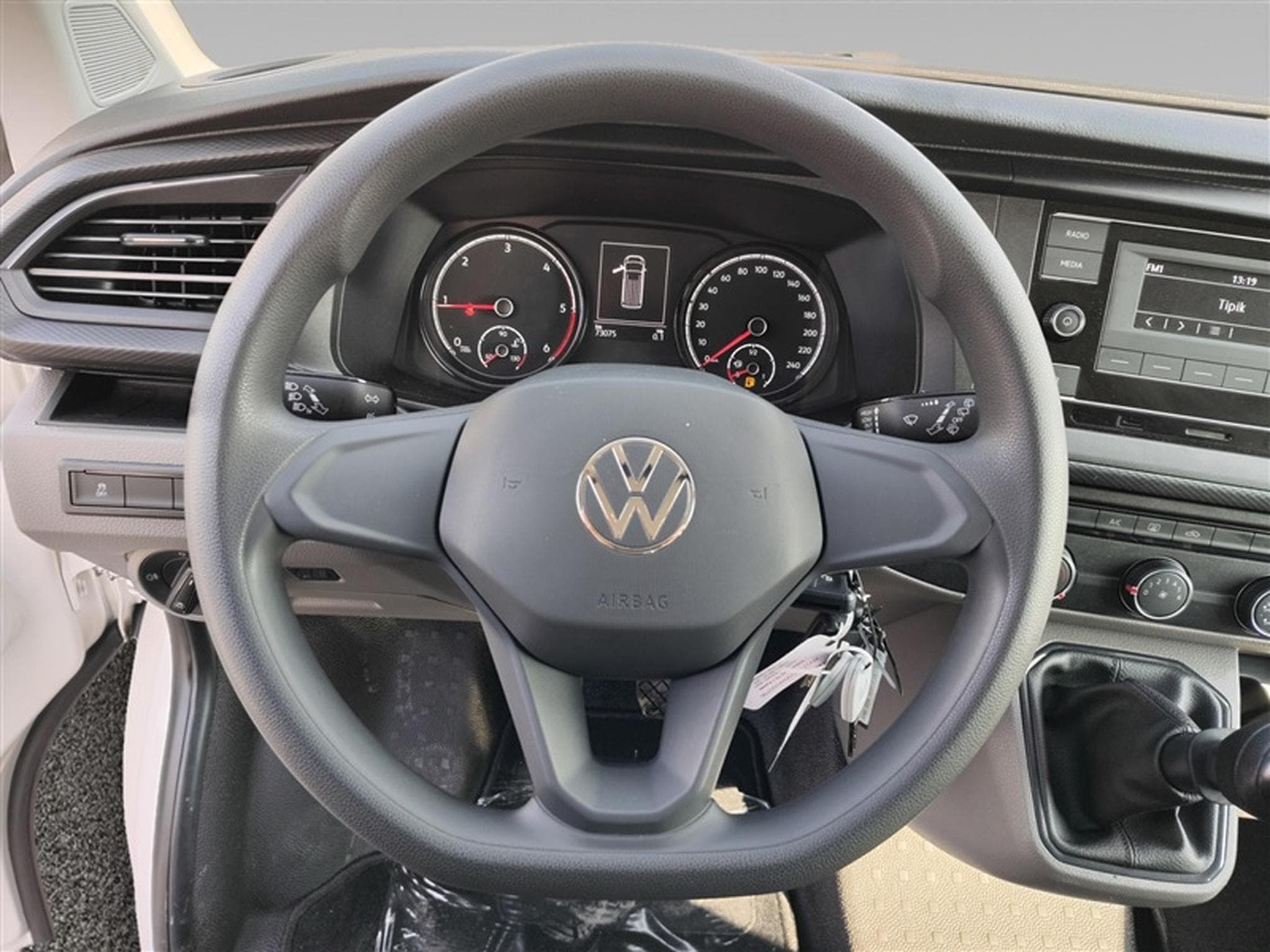 VW T6.1 2.0 TDI Combi 9pl. CLIM / BLUETOOTH / PDC AR (2022) - Photo 9
