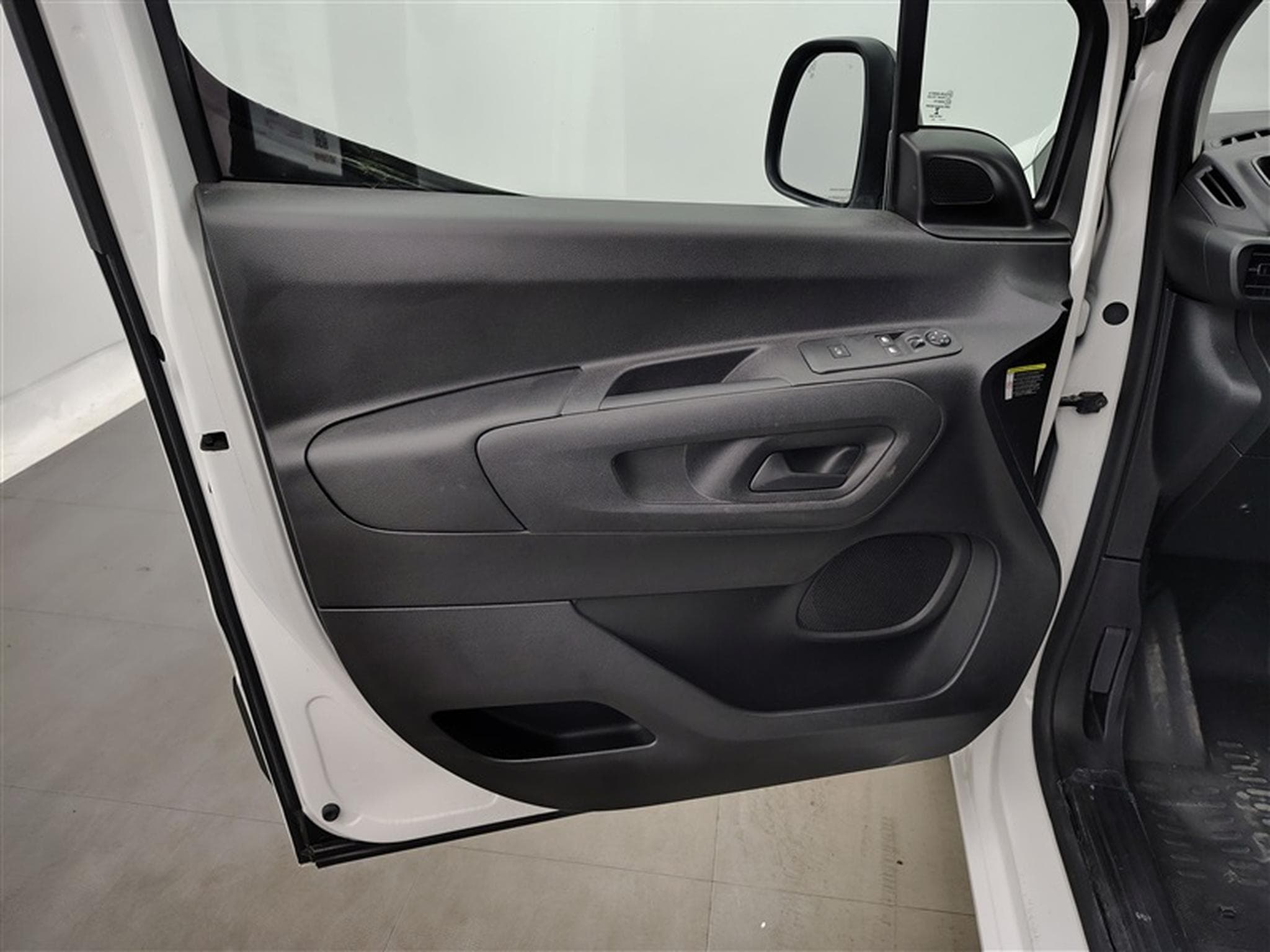 Citroen Berlingo 1.2 PureTech 130cv EAT8 Worker 3pl. NAVI / PDC AV+AR (2020) - Photo 16