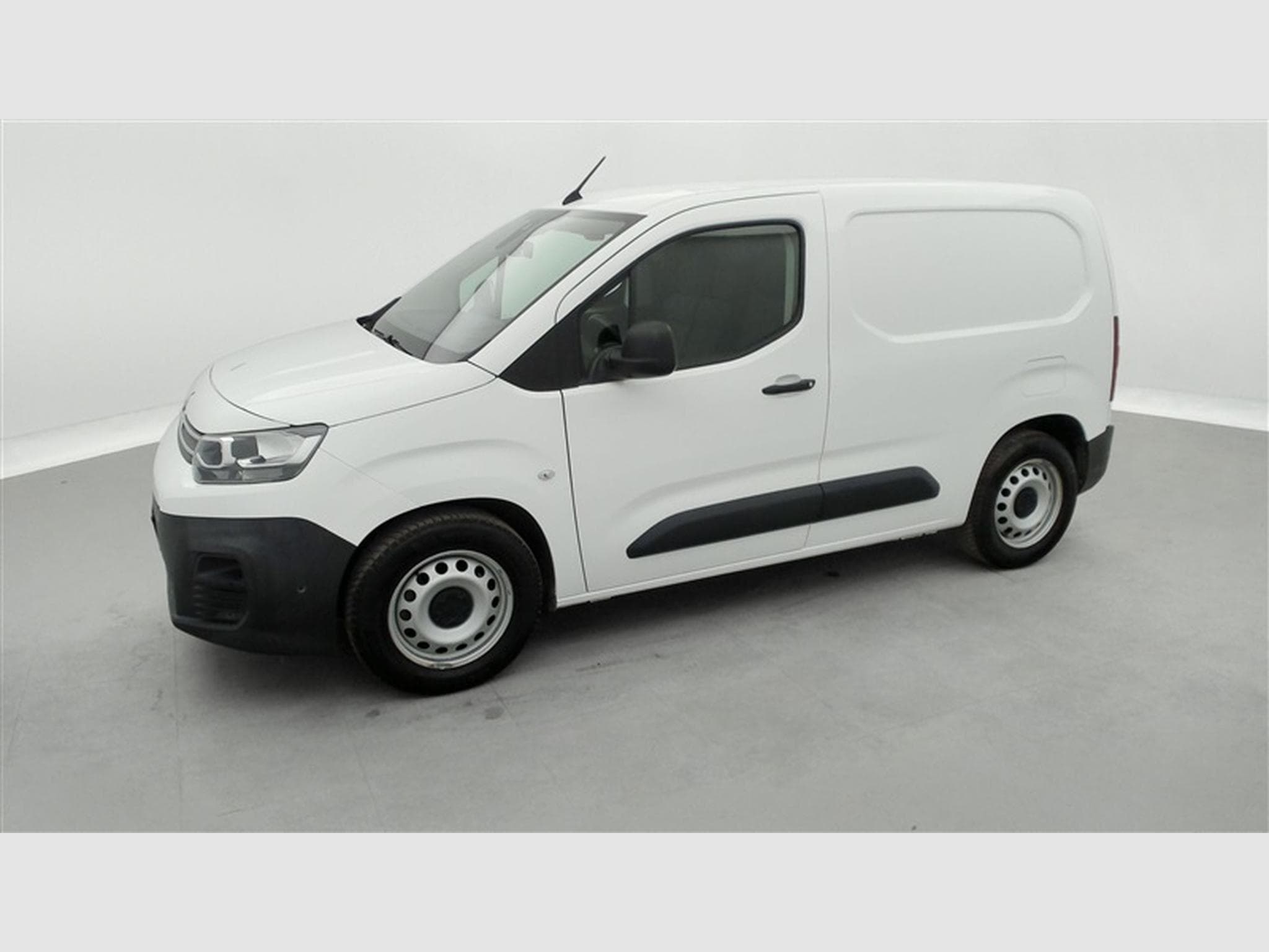 Citroen Berlingo 1.2 PureTech 130cv EAT8 Worker 3pl. NAVI / PDC AV+AR (2020) - Photo 20