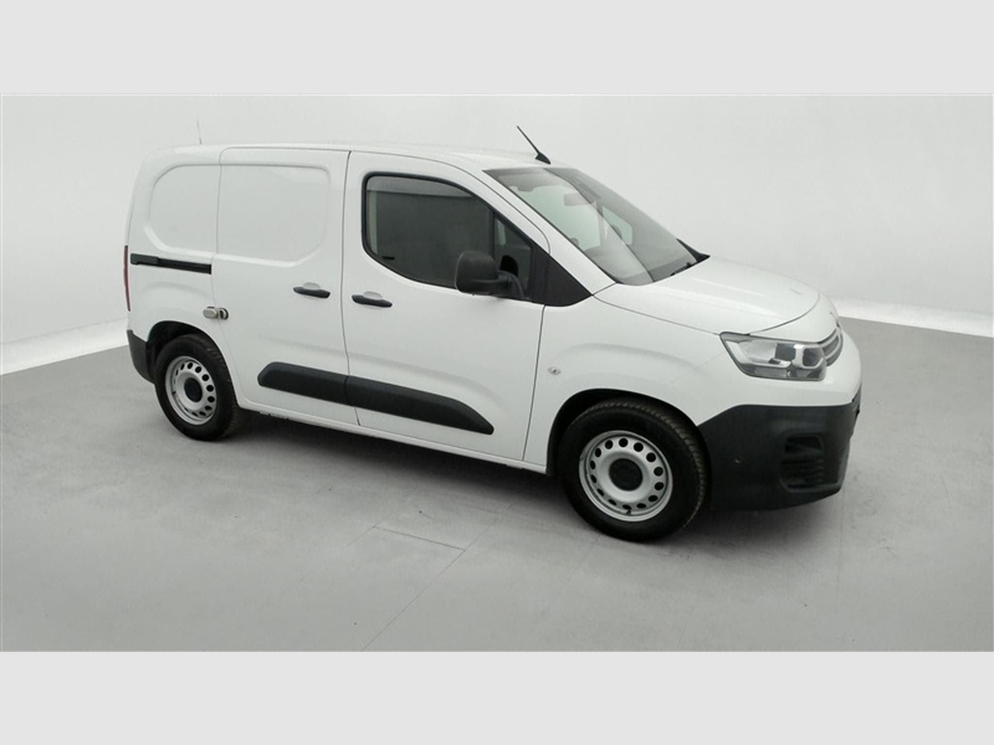 Citroen Berlingo 1.2 PureTech 130cv EAT8 Worker 3pl. NAVI / PDC AV+AR (2020) - Photo 22