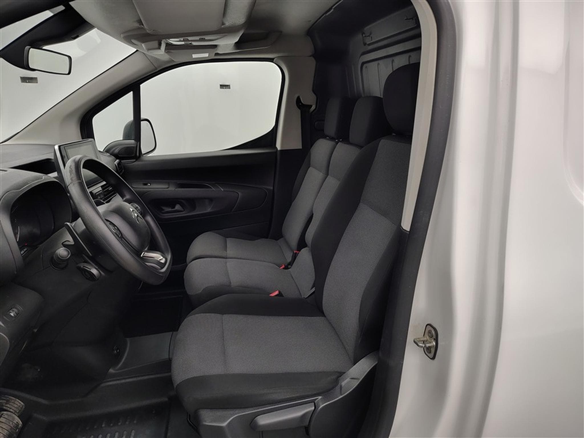 Citroen Berlingo 1.2 PureTech 130cv EAT8 Worker 3pl. NAVI / PDC AV+AR (2020) - Photo 7
