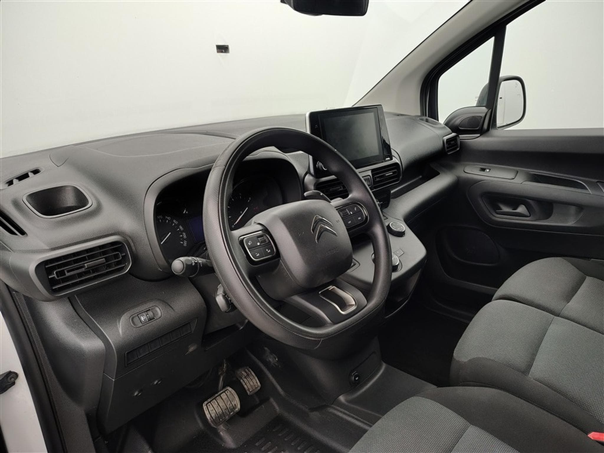 Citroen Berlingo 1.2 PureTech 130cv EAT8 Worker 3pl. NAVI / PDC AV+AR (2020) - Photo 8