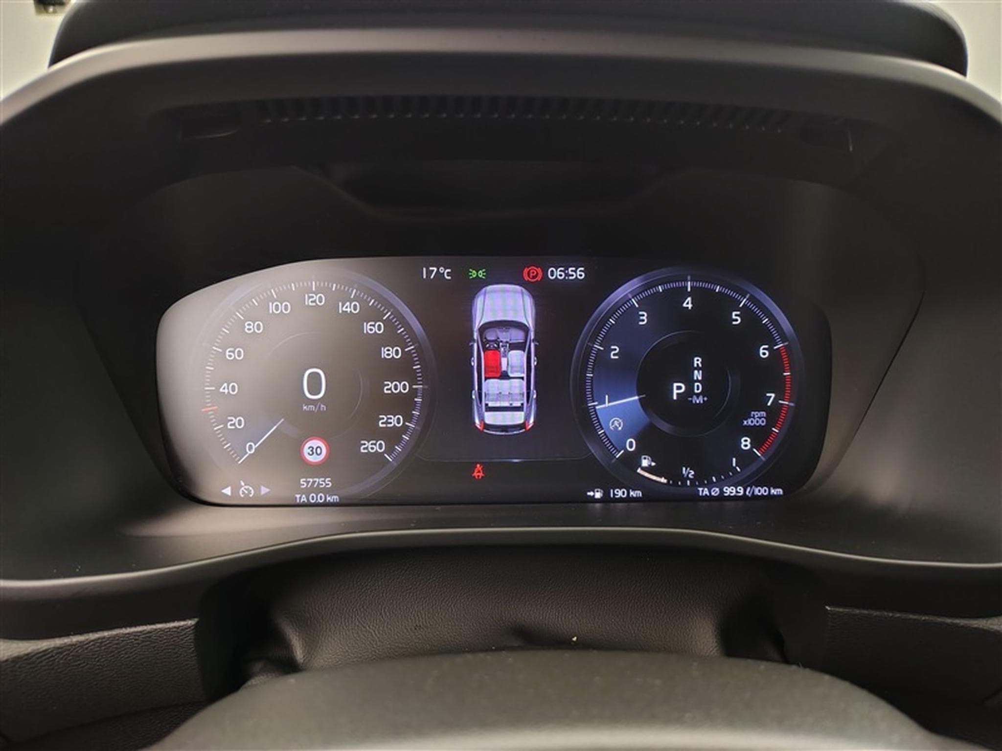 Volvo XC40 1.5 T2 Essential AUTO/FULL LED/CARPLAY/JA17/PDC (2023) - Photo 10