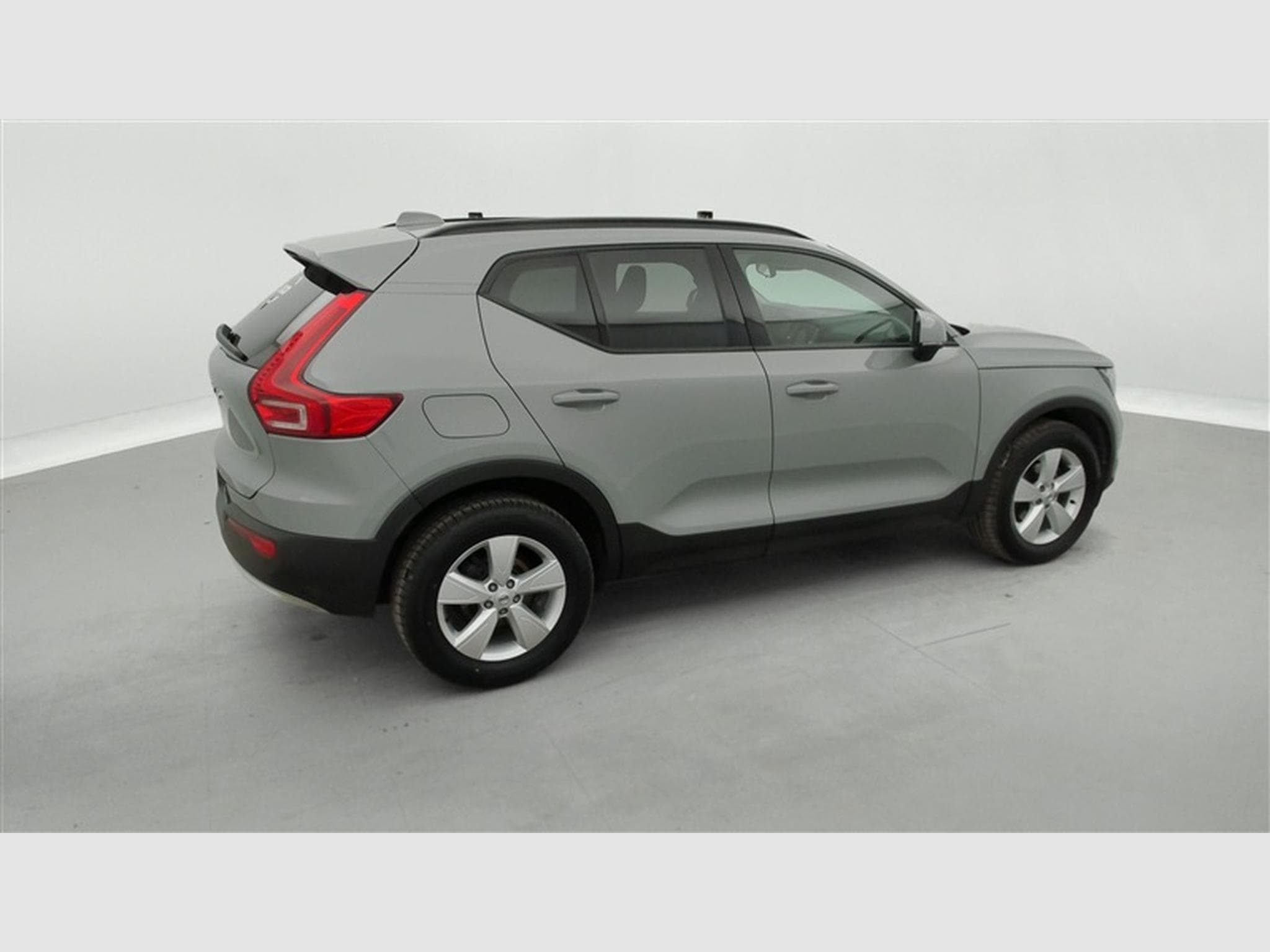 Volvo XC40 1.5 T2 Essential AUTO/FULL LED/CARPLAY/JA17/PDC (2023) - Photo 24