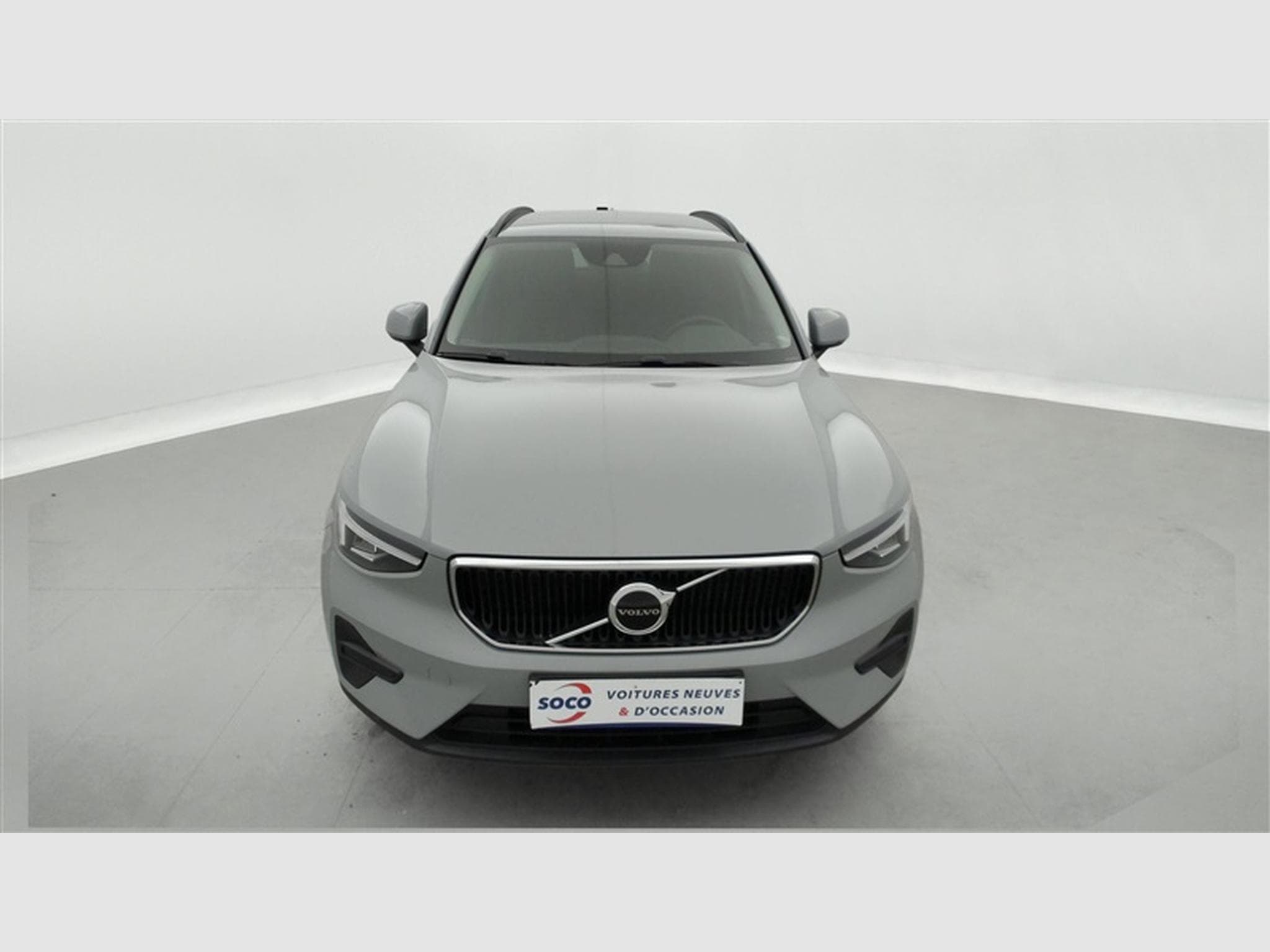 Volvo XC40 1.5 T2 Essential AUTO/FULL LED/CARPLAY/JA17/PDC (2023) - Photo 4