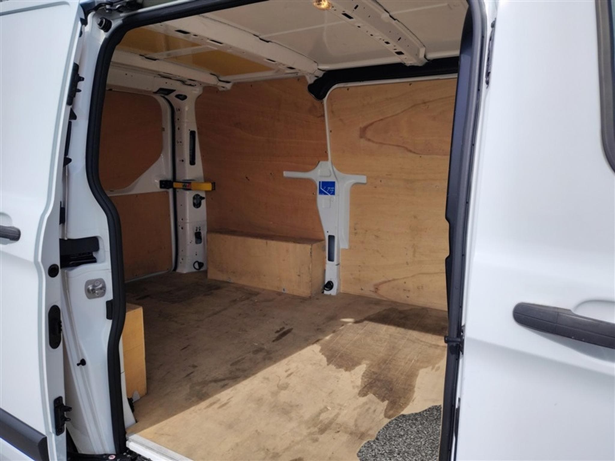 Ford Transit 2.0 TDCi L1H1 3PL CLIM / PDC AV-AR (2022) - Photo 13
