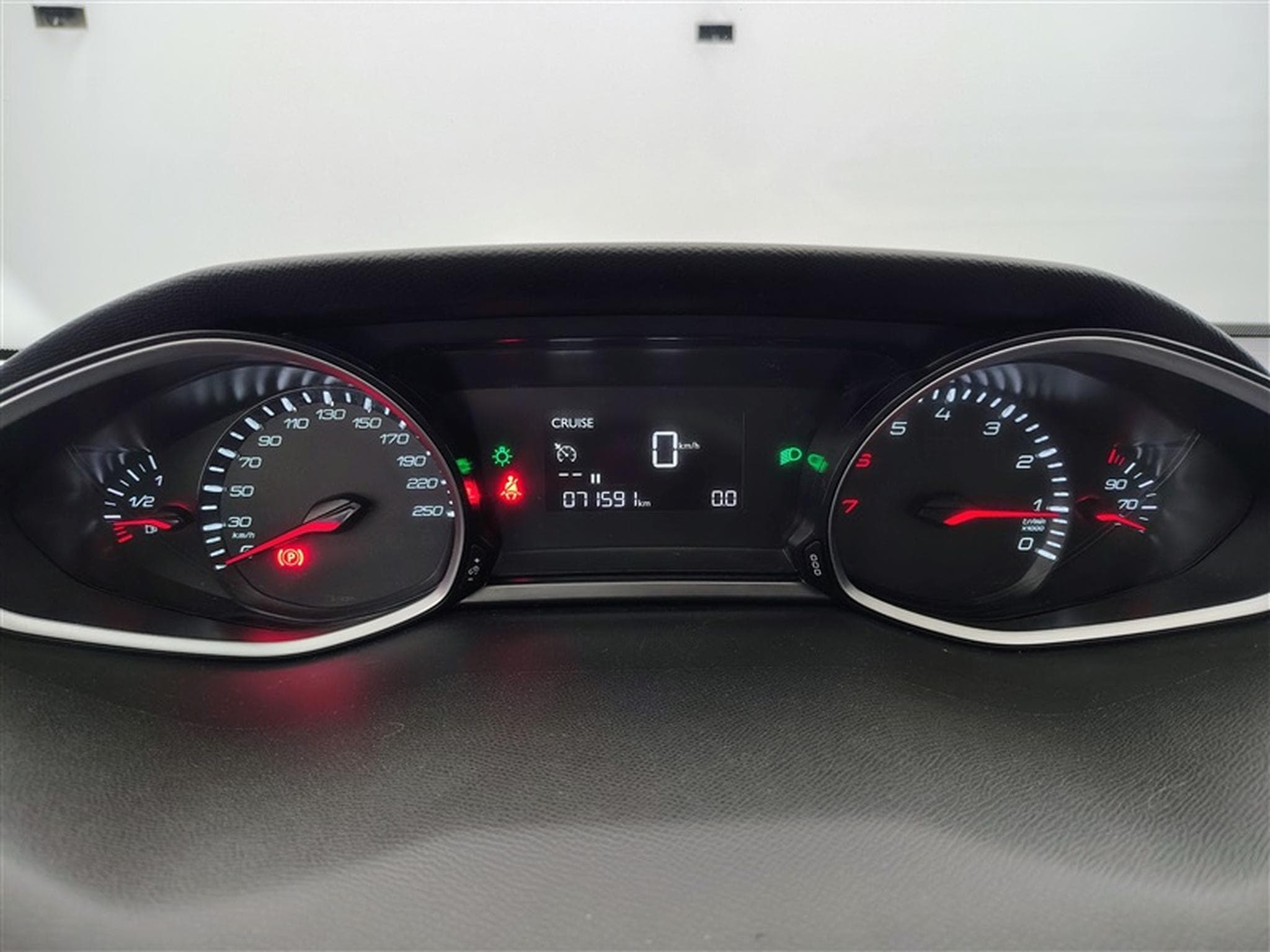 Peugeot 308 1.2 PureTech 110cv Active NAVI / PDC AR / JA 16" (2019) - Photo 10